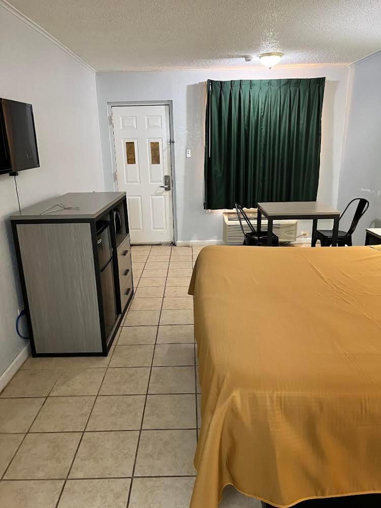 Executive Inn Mercedes Weslaco photo 4