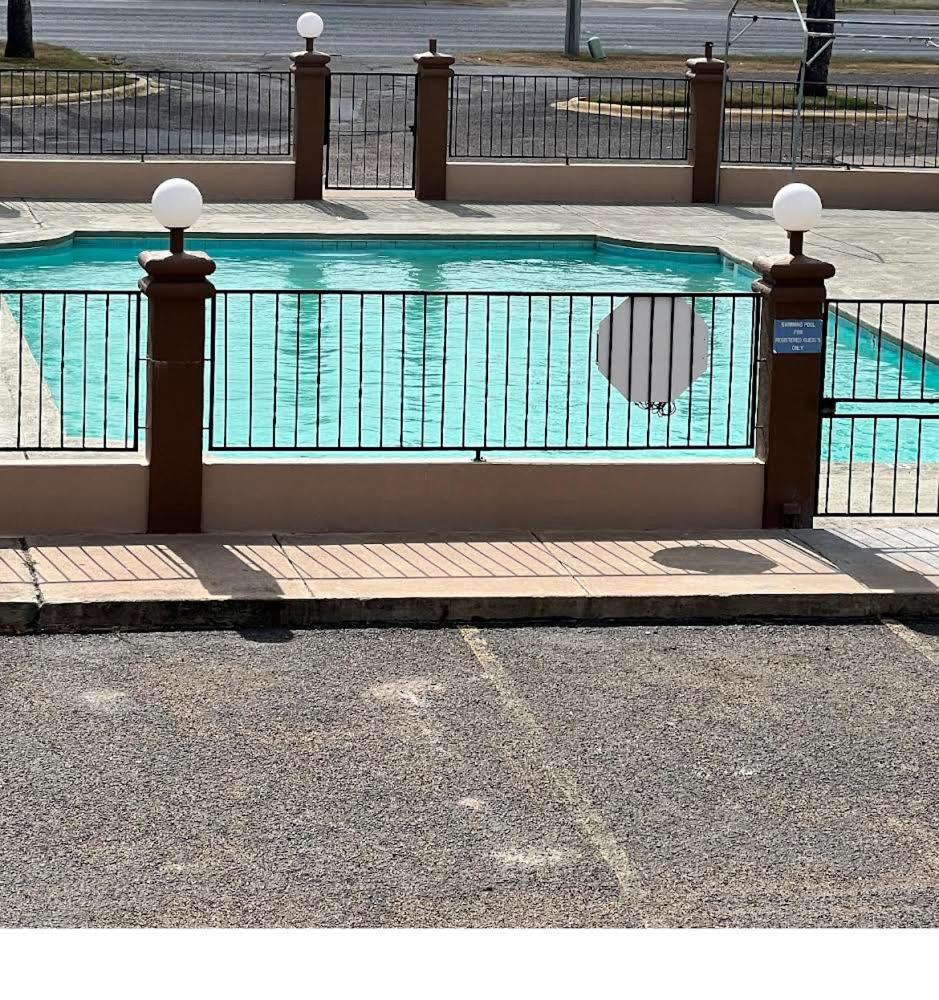 Executive Inn Mercedes Weslaco photo 11