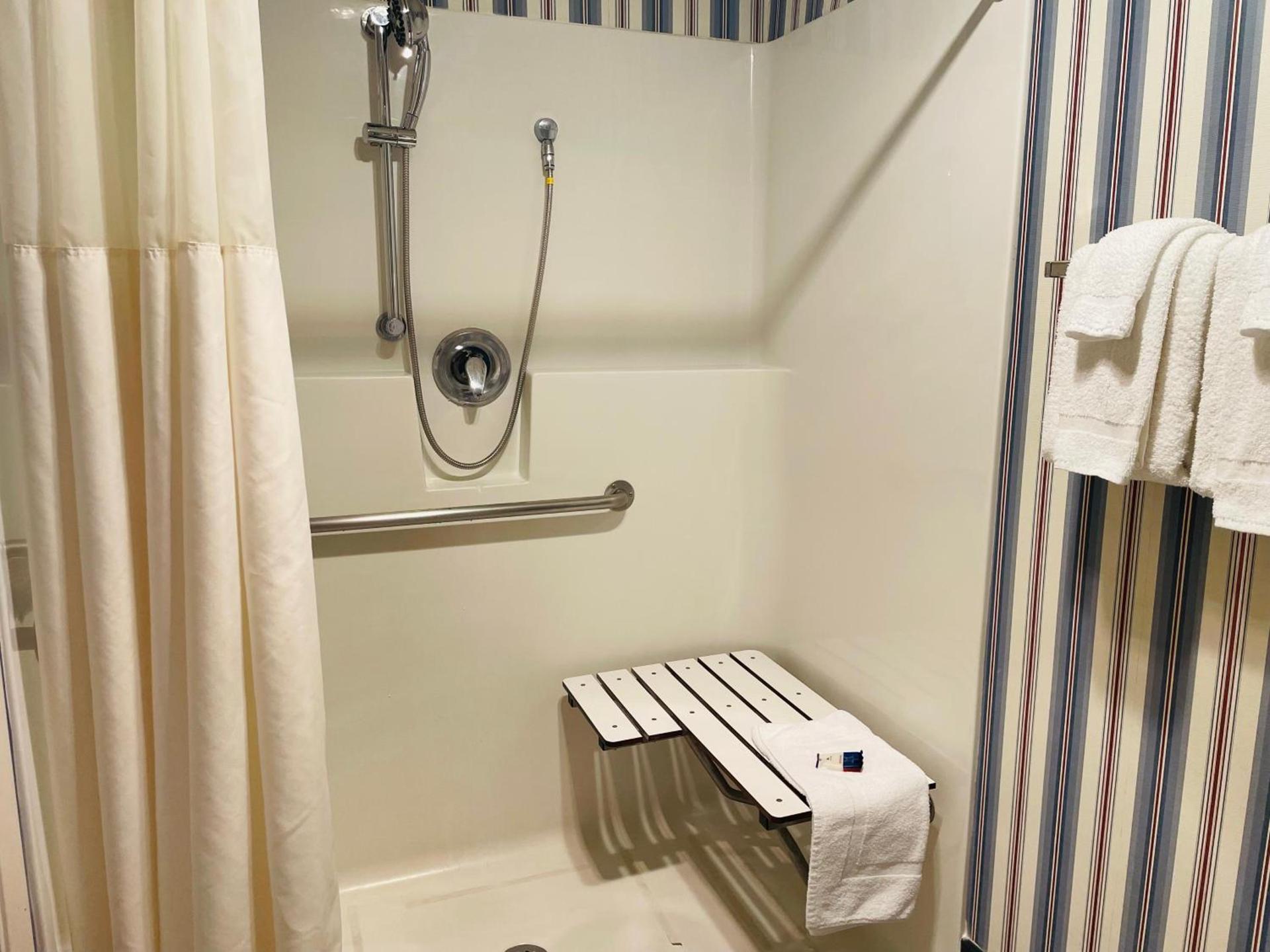 America's Best Value Inn Sandpoint photo 35