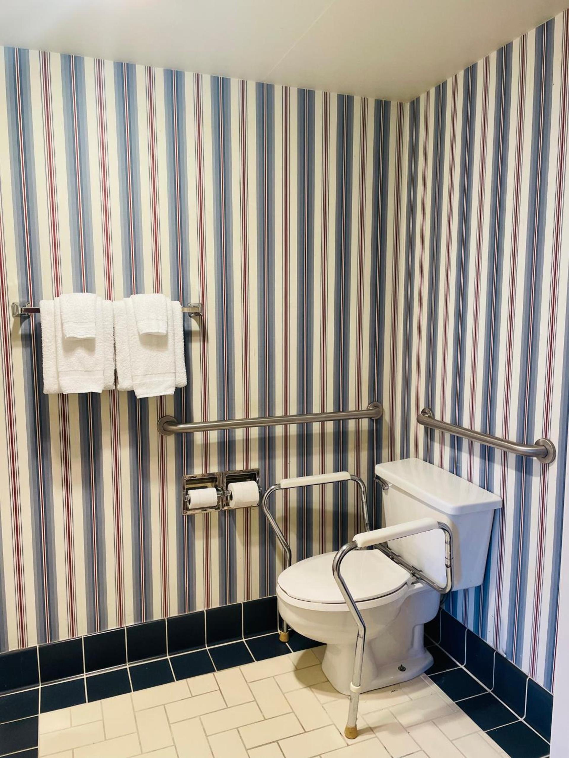America's Best Value Inn Sandpoint photo 40