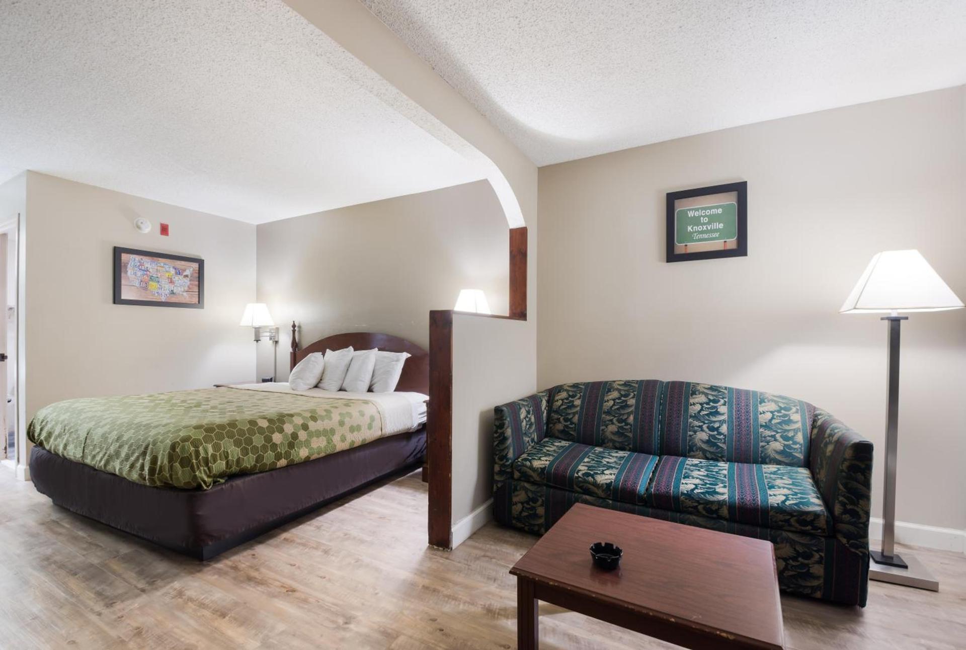 Econo Lodge Inn & Suites Knoxville East photo 41