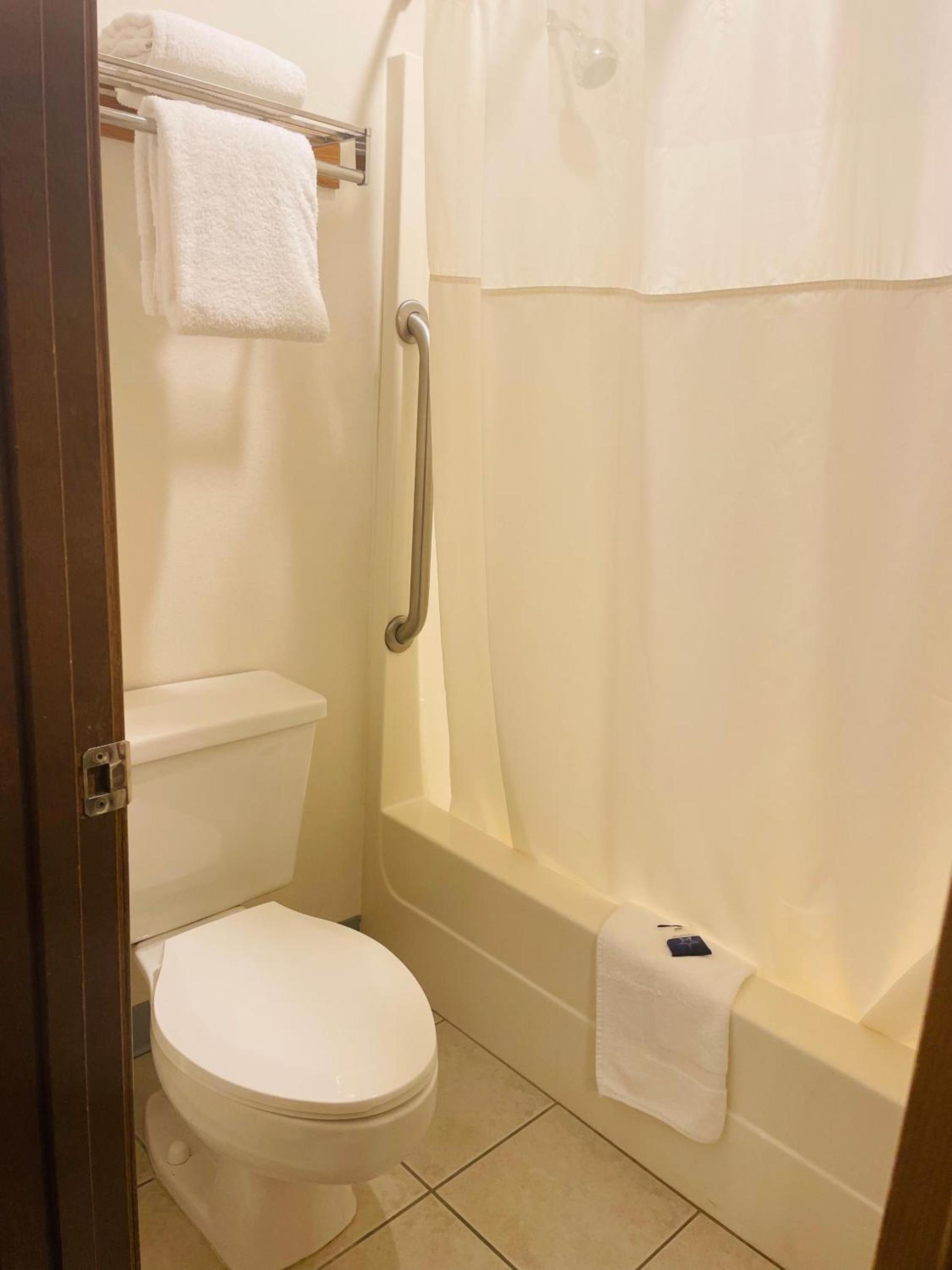 America's Best Value Inn Sandpoint photo 31