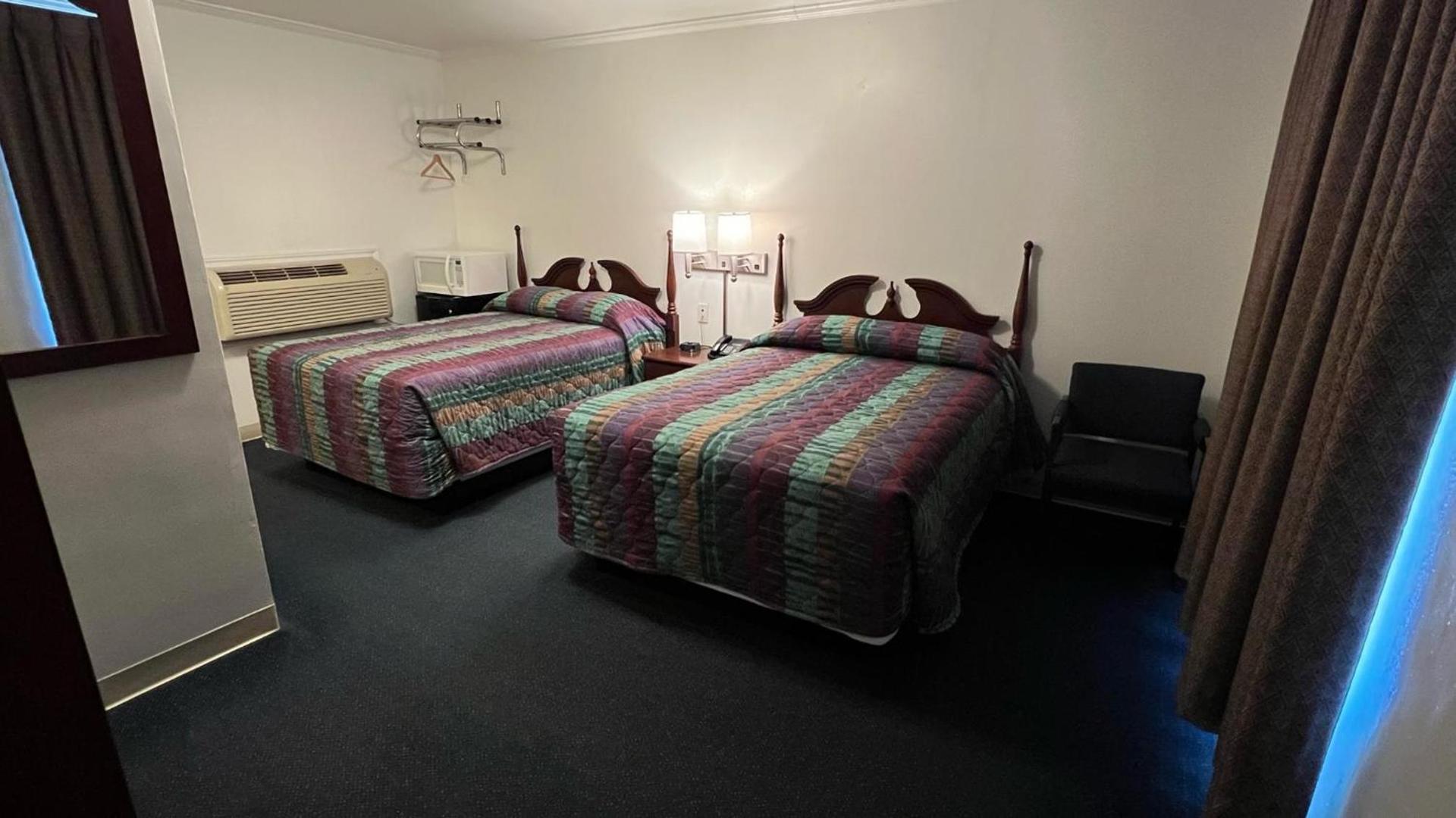 Four Oaks Lodging photo 17