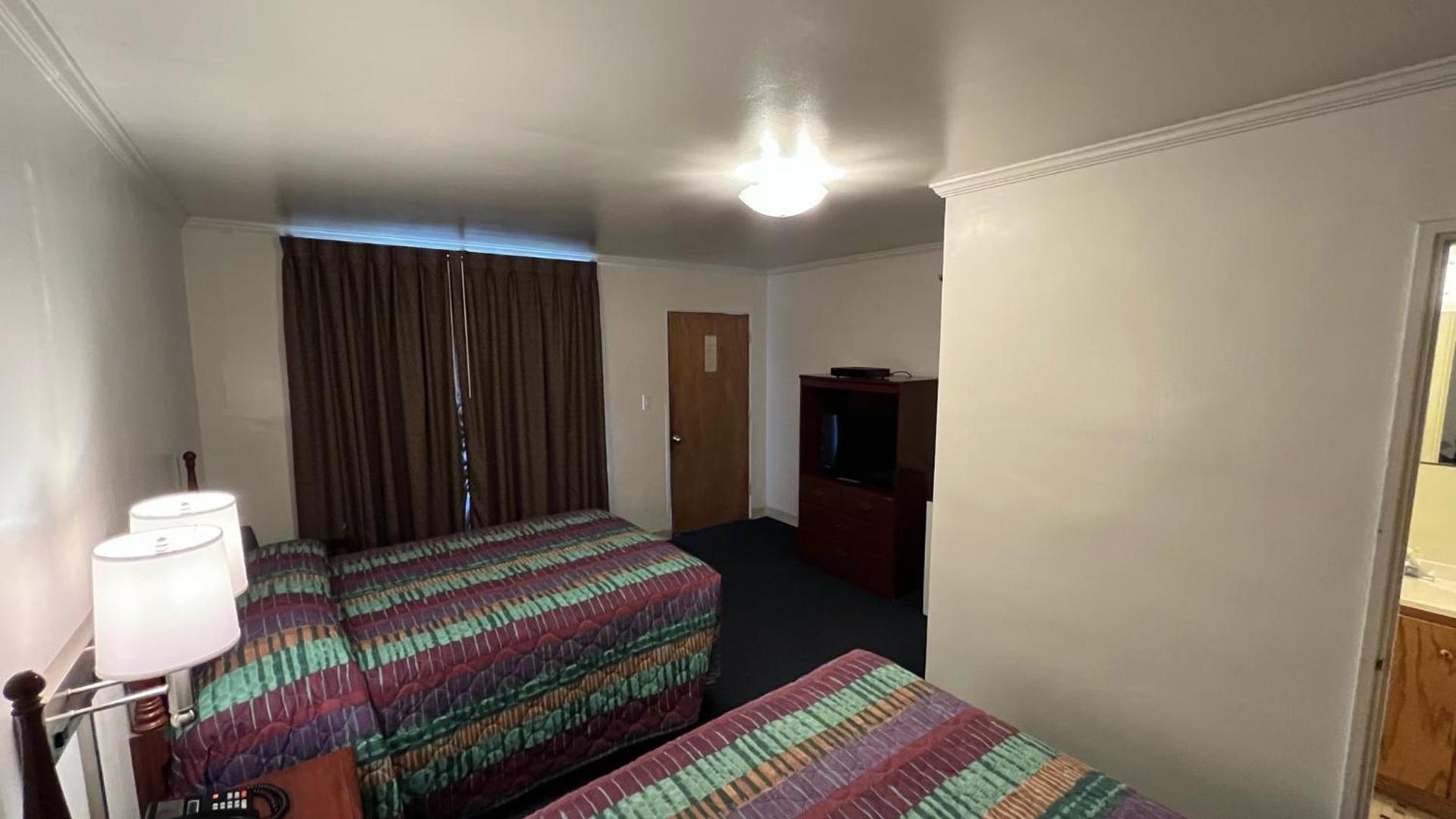 Four Oaks Lodging photo 20