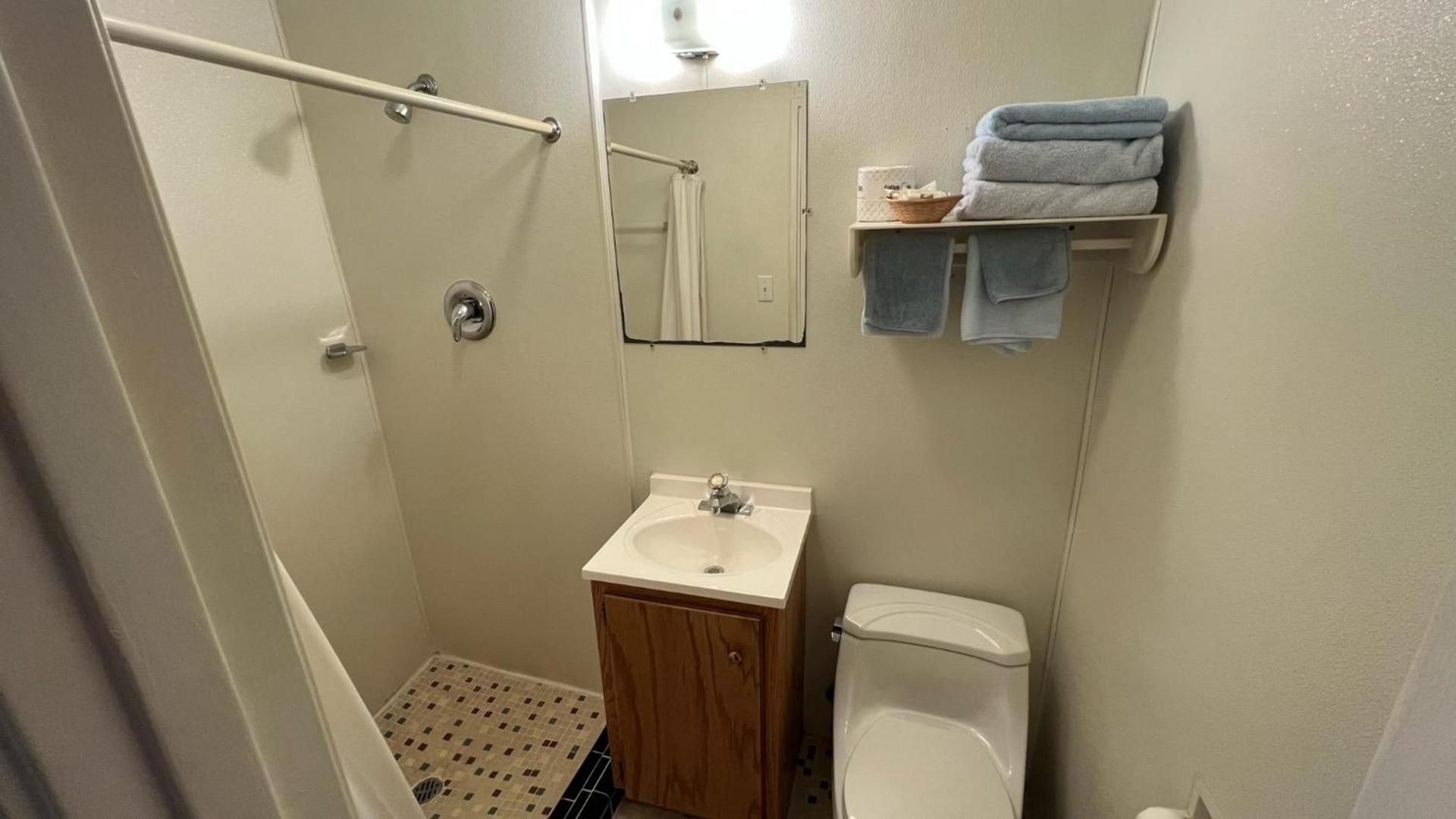 Four Oaks Lodging photo 21