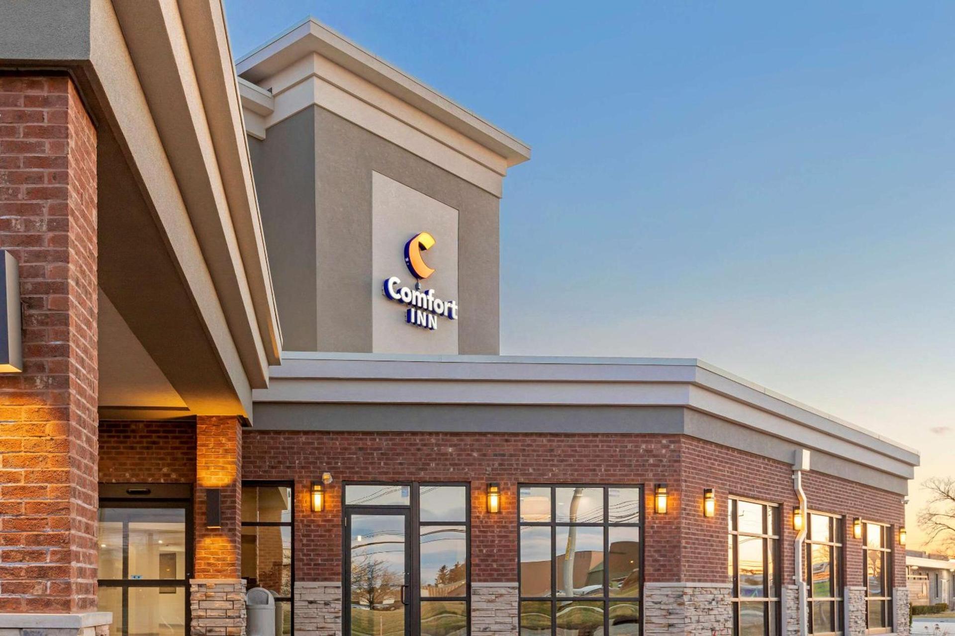 Comfort Inn Detroit - Troy photo 3