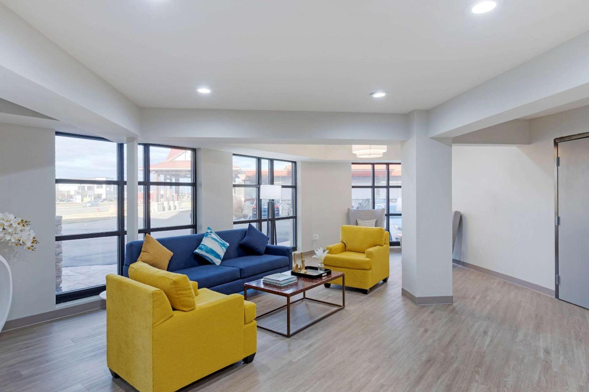 Comfort Inn Detroit - Troy photo 9