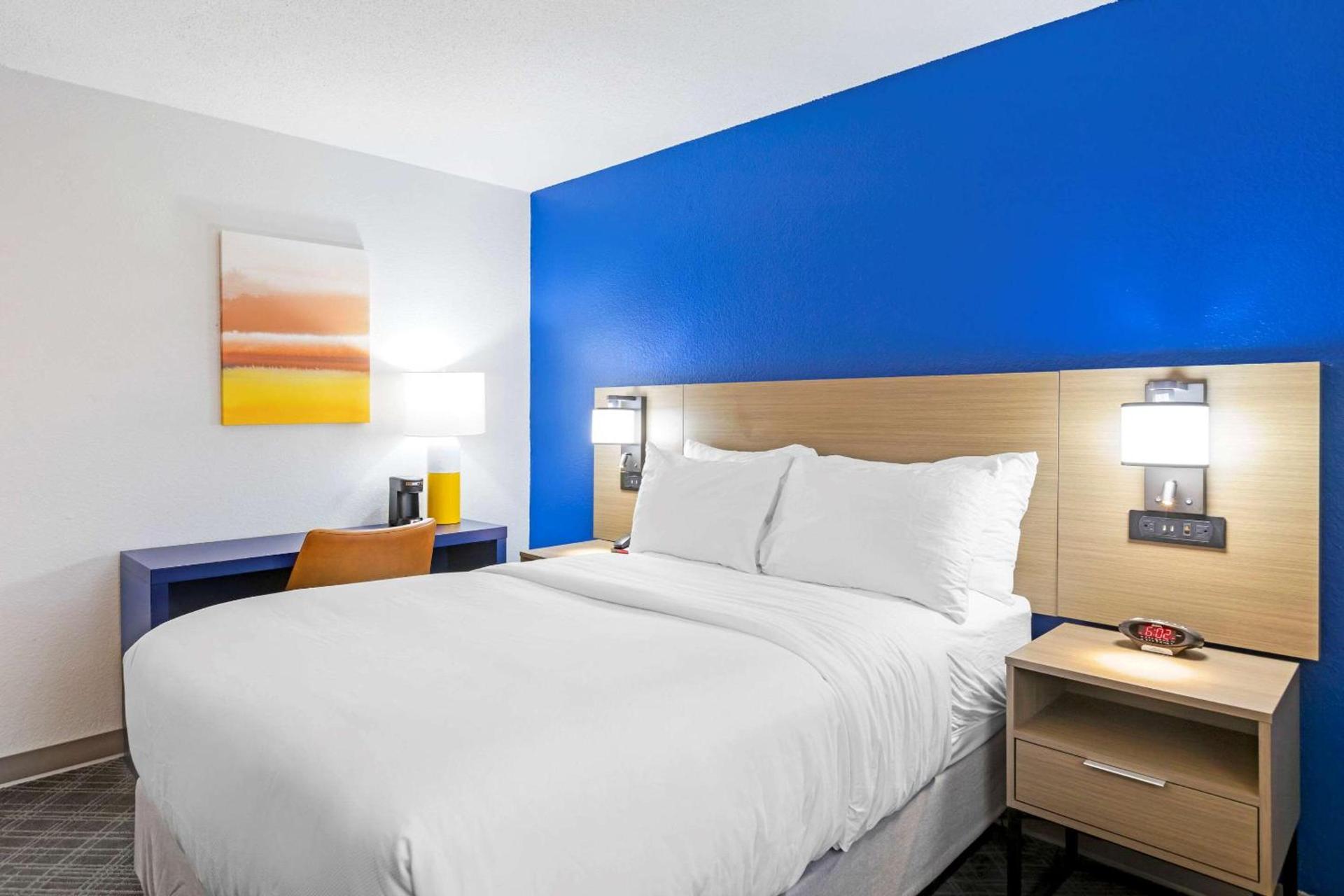 Comfort Inn Detroit - Troy photo 18