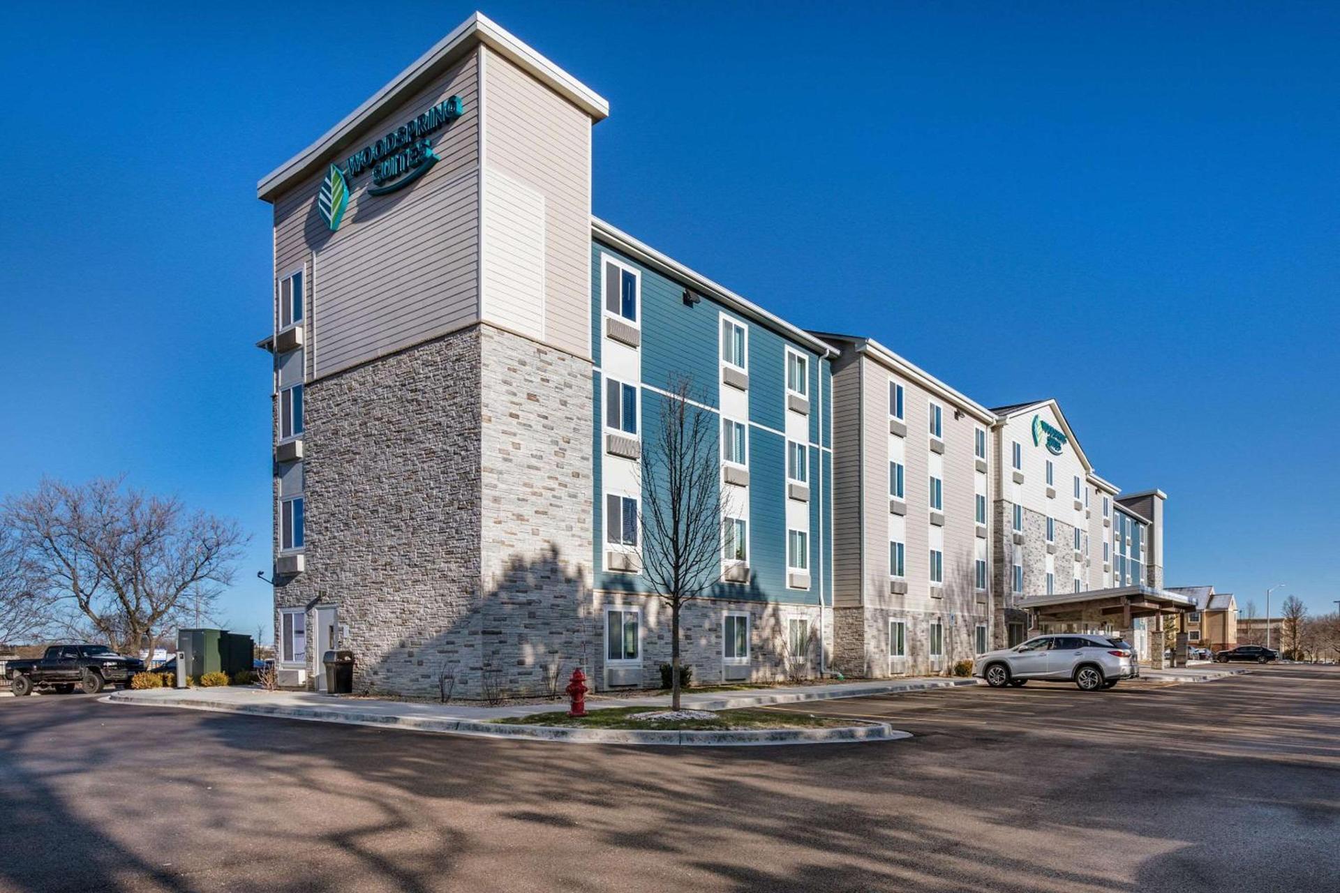 WoodSpring Suites Gurnee - Chicago photo 4