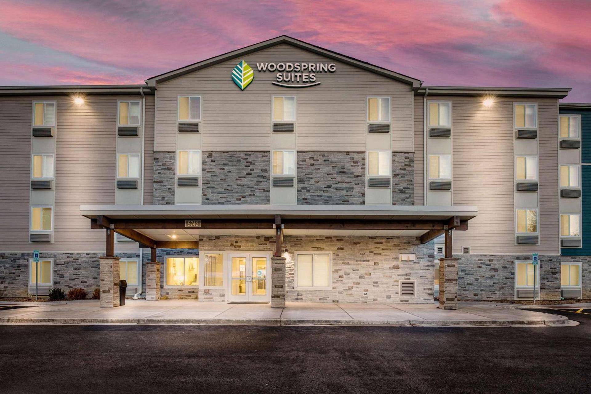 WoodSpring Suites Gurnee - Chicago photo 5