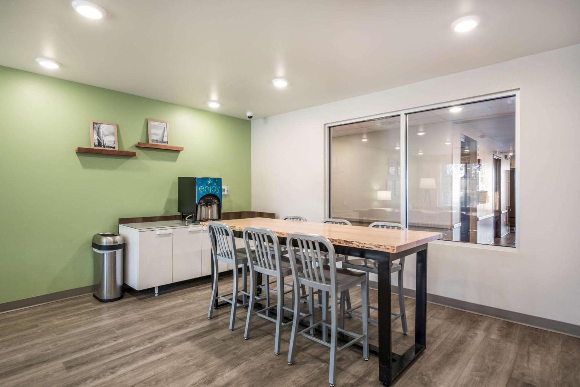 WoodSpring Suites Gurnee - Chicago photo 7