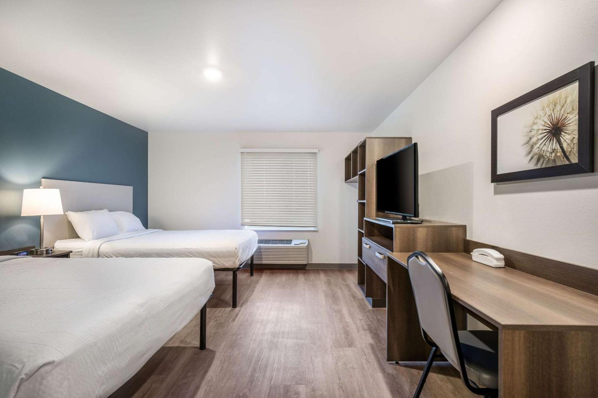 WoodSpring Suites Gurnee - Chicago photo 13
