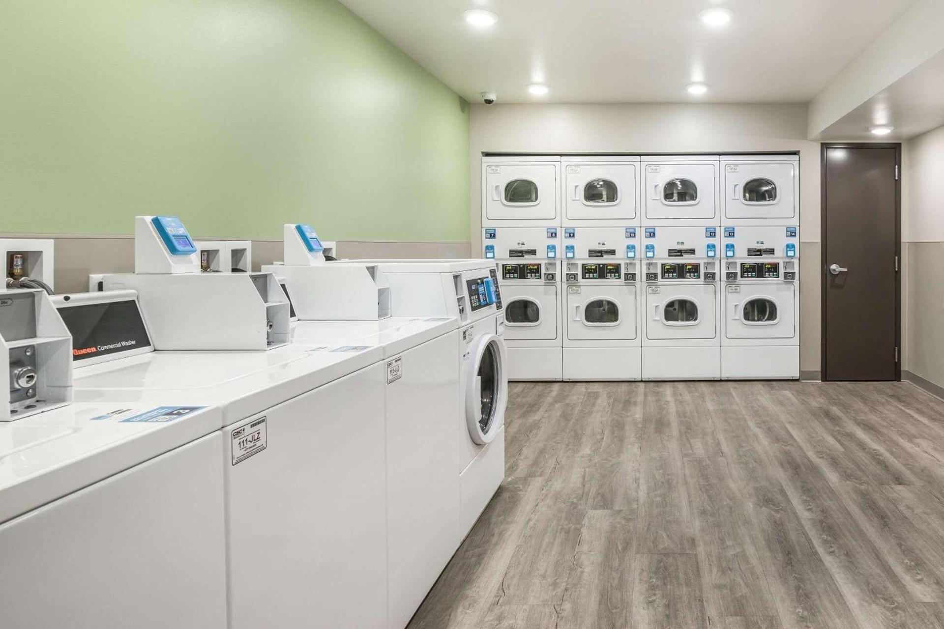WoodSpring Suites Gurnee - Chicago photo 27