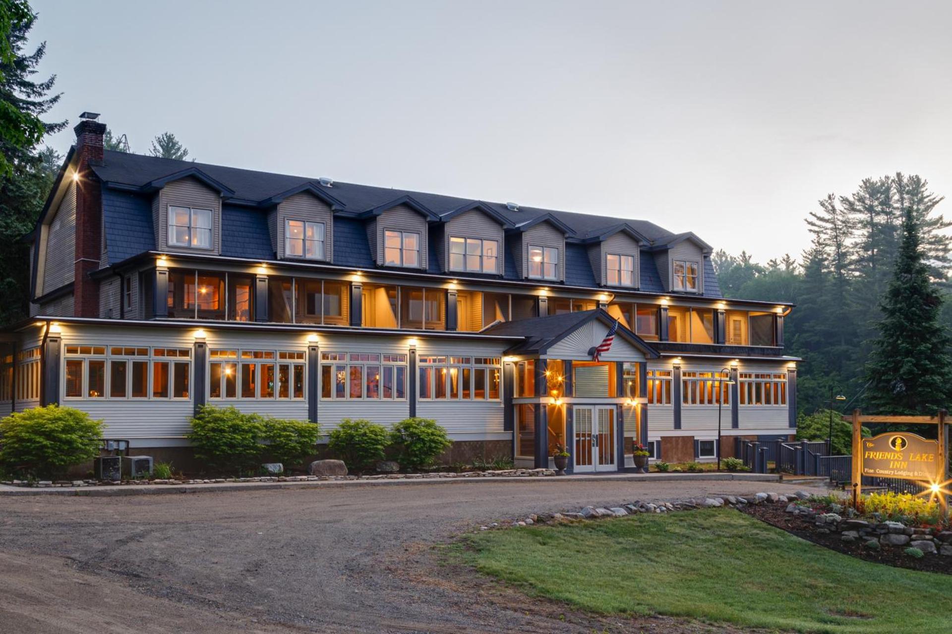 Friends Lake Inn photo 1