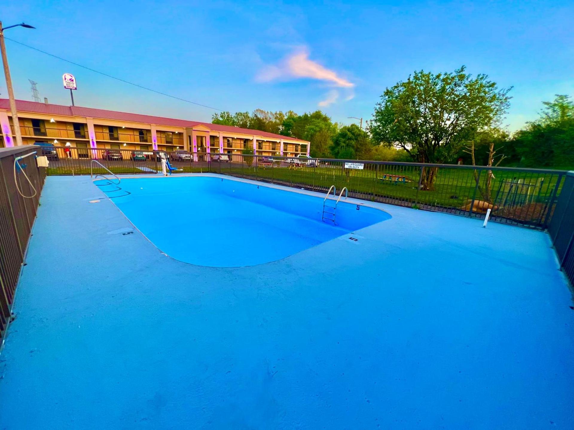 Days Inn by Wyndham Athens photo 8