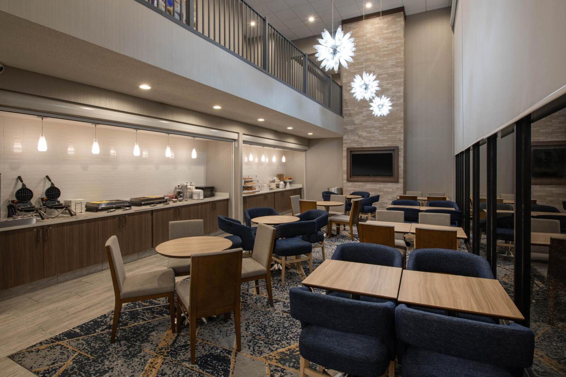 Baymont by Wyndham White Plains - Elmsford photo 35