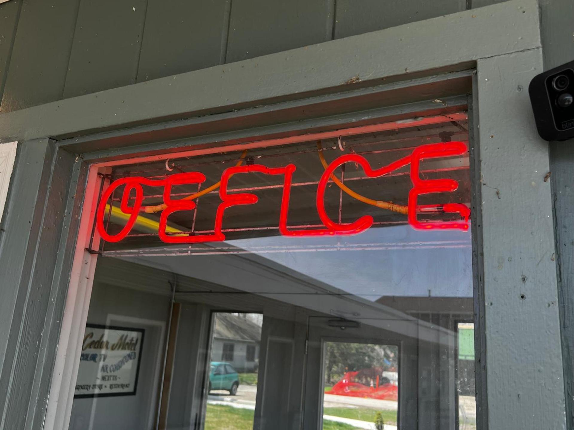 The Cedar Motel photo 24