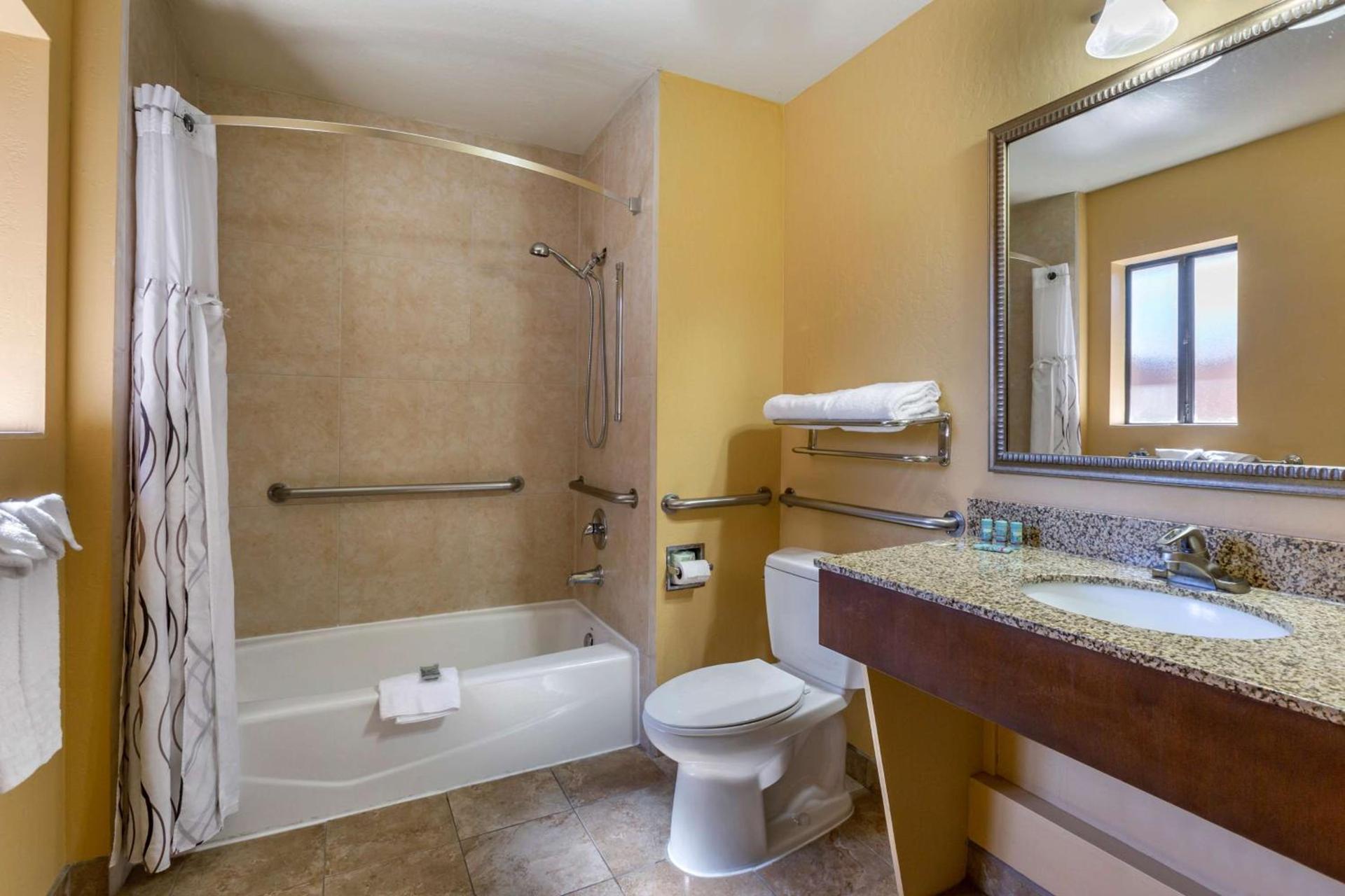 Best Western Cottonwood Inn photo 35
