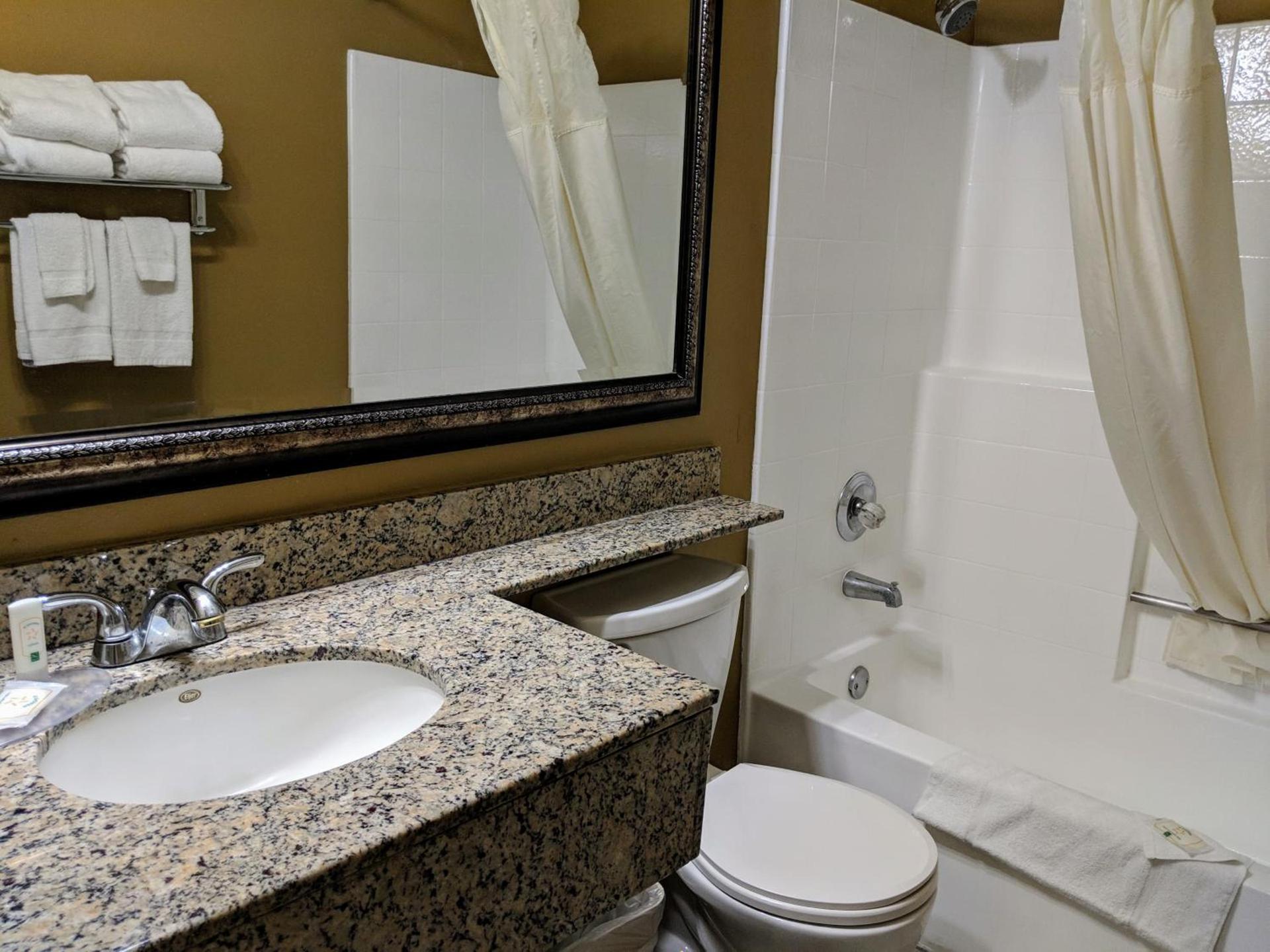 Quality Inn & Suites Westminster Seal Beach photo 36