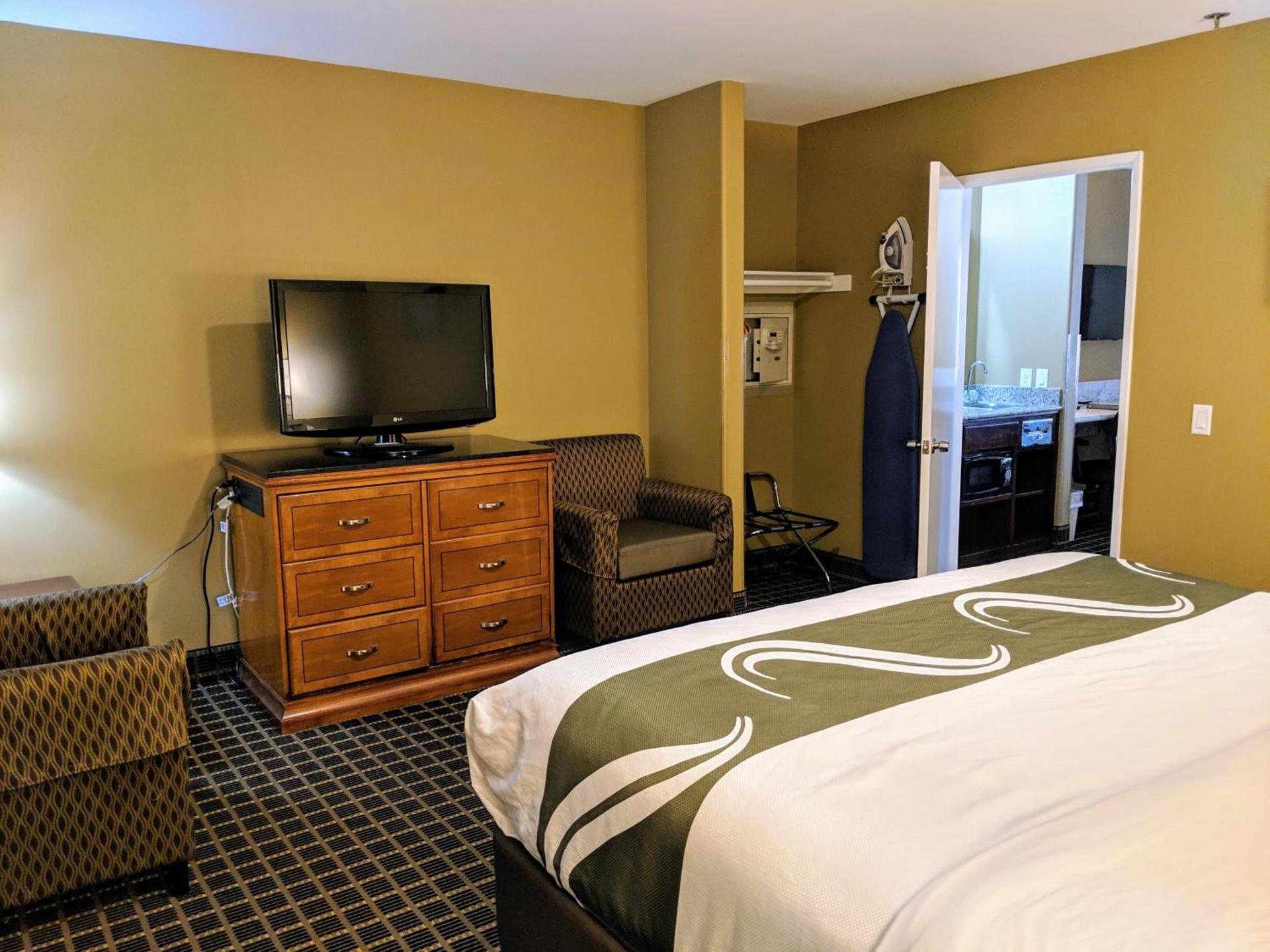 Quality Inn & Suites Westminster Seal Beach photo 37