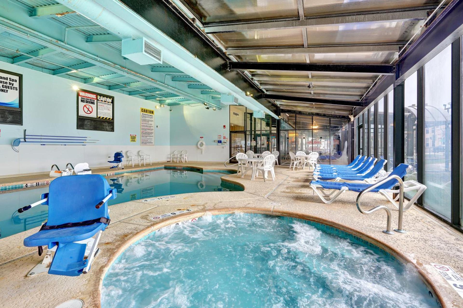 Quality Hotel & Suites At The Falls photo 11