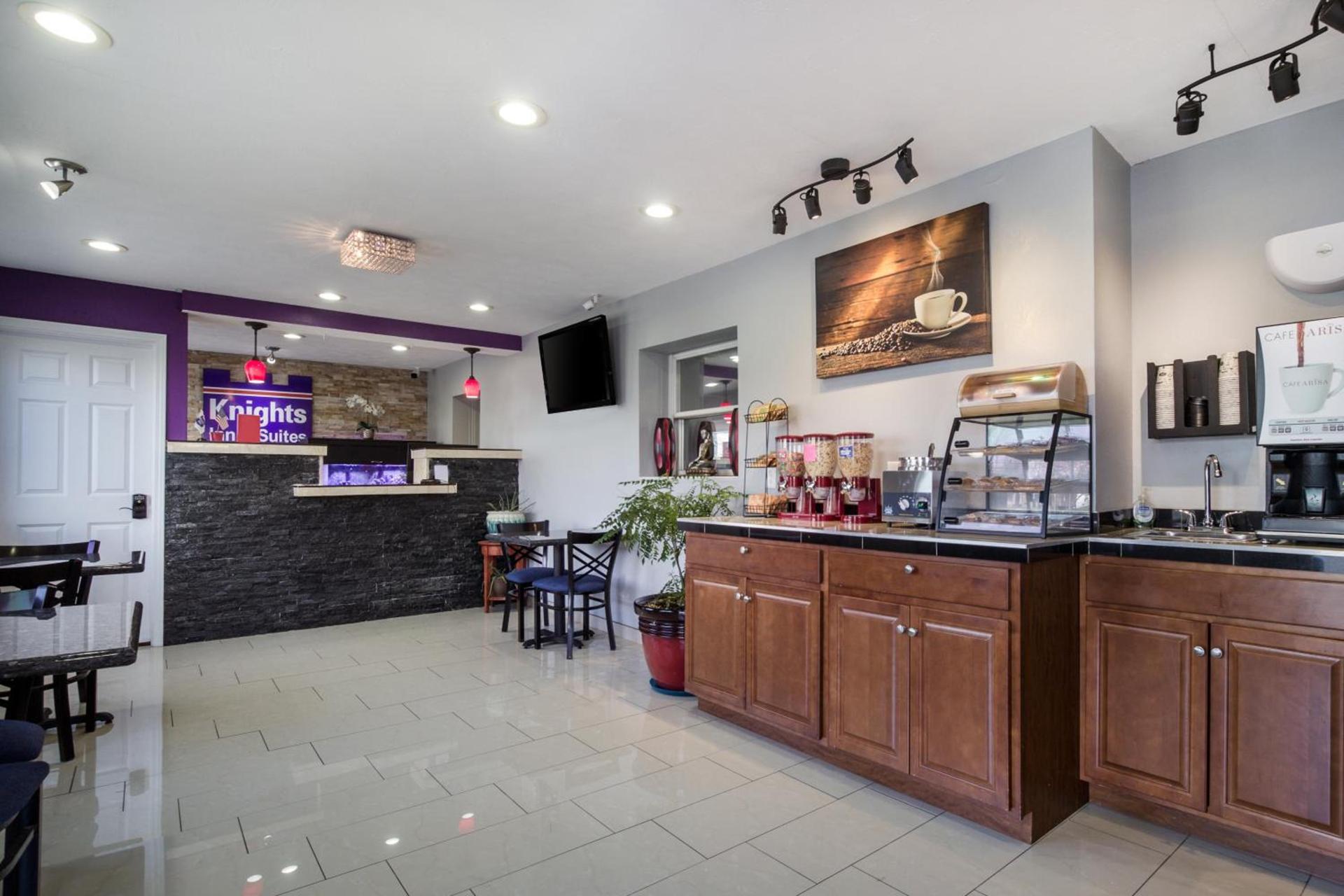 Knights Inn and Suites Salem photo 5
