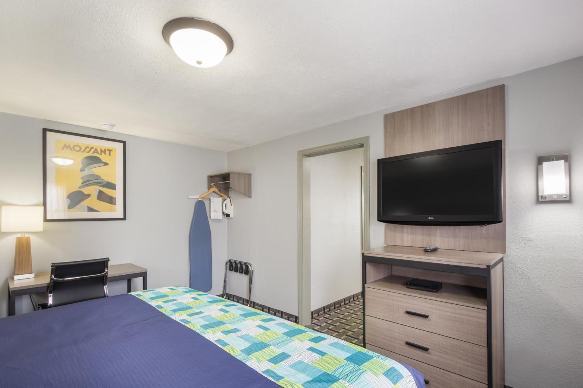 Knights Inn and Suites Salem photo 17