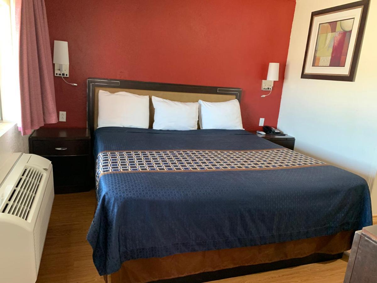 Budget Inn photo 12