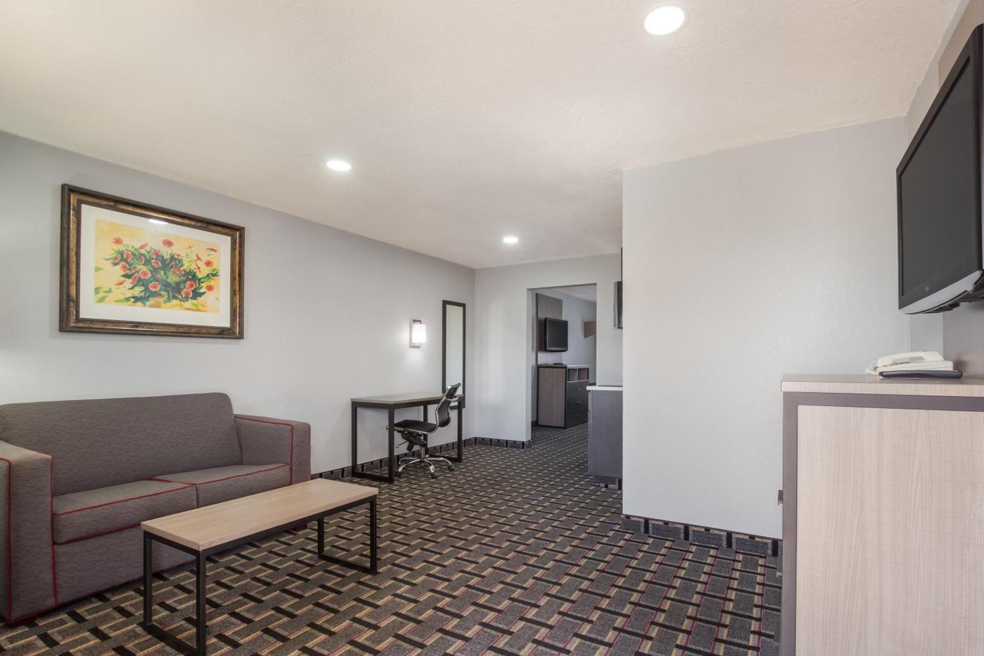 Knights Inn and Suites Salem photo 25