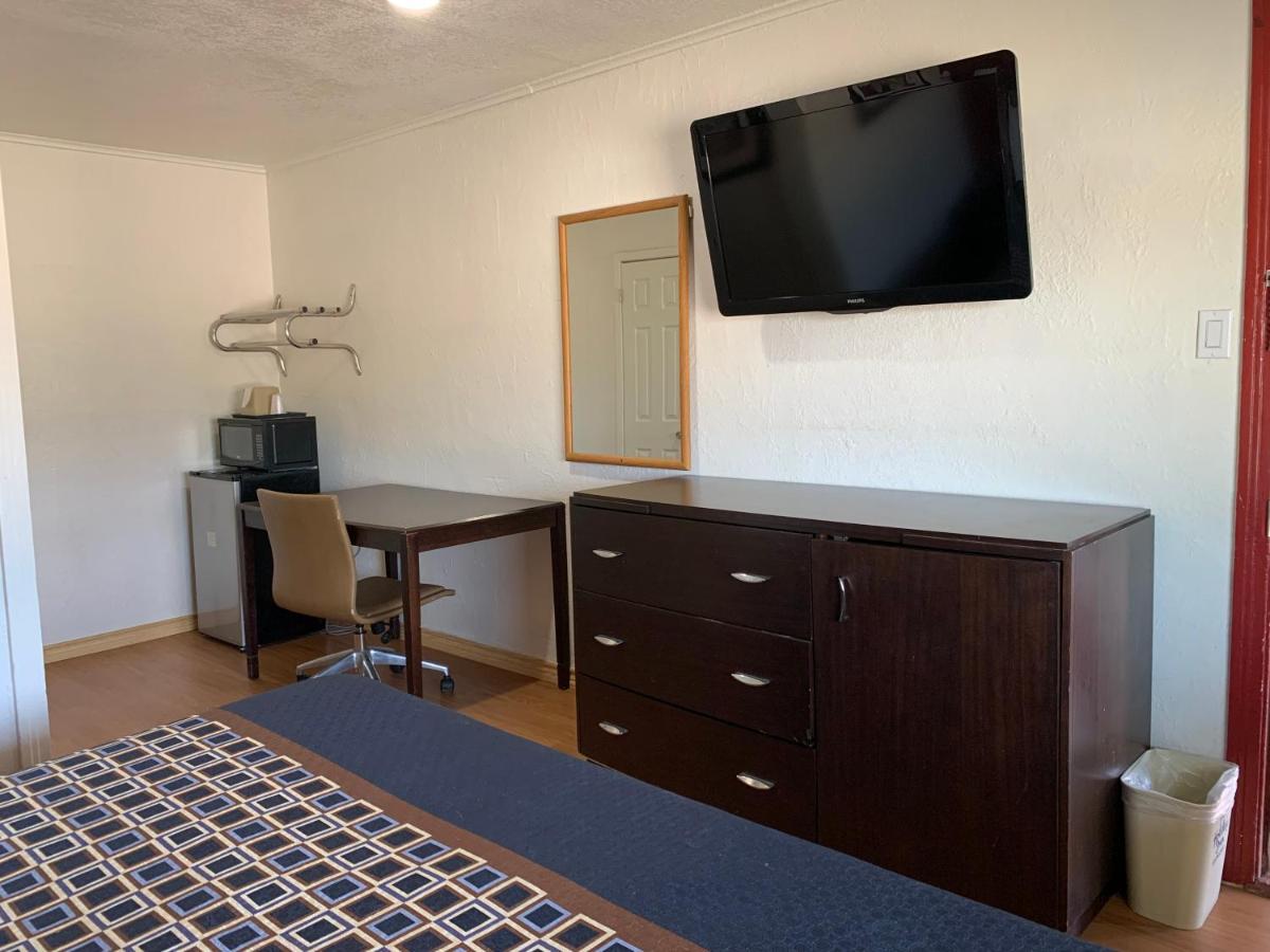 Budget Inn photo 11