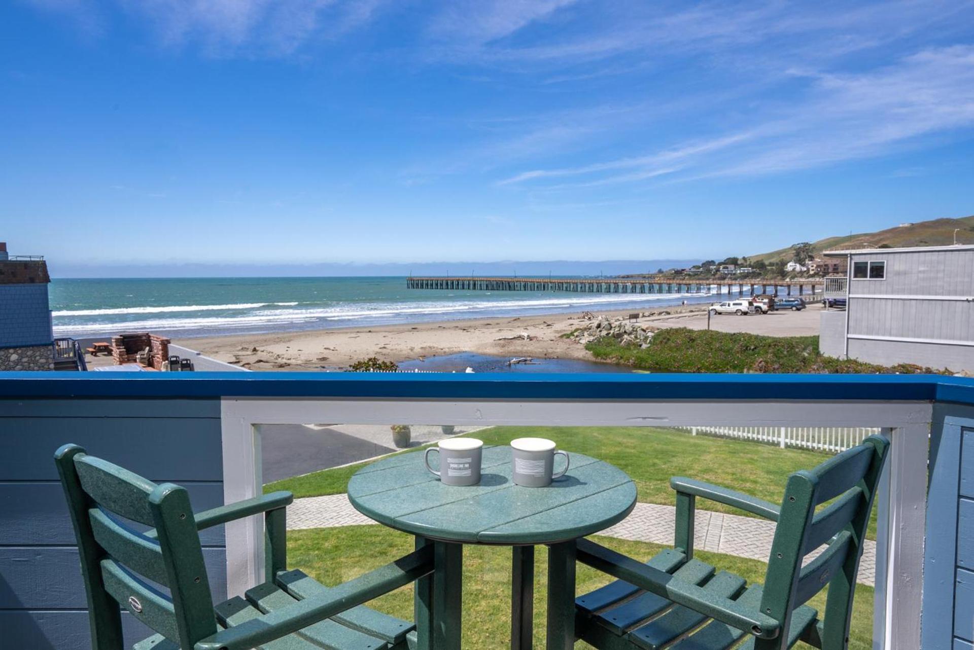 Shoreline Inn...on the beach photo 9