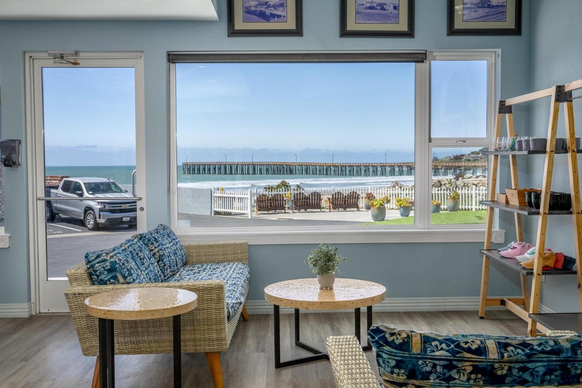 Shoreline Inn...on the beach photo 18