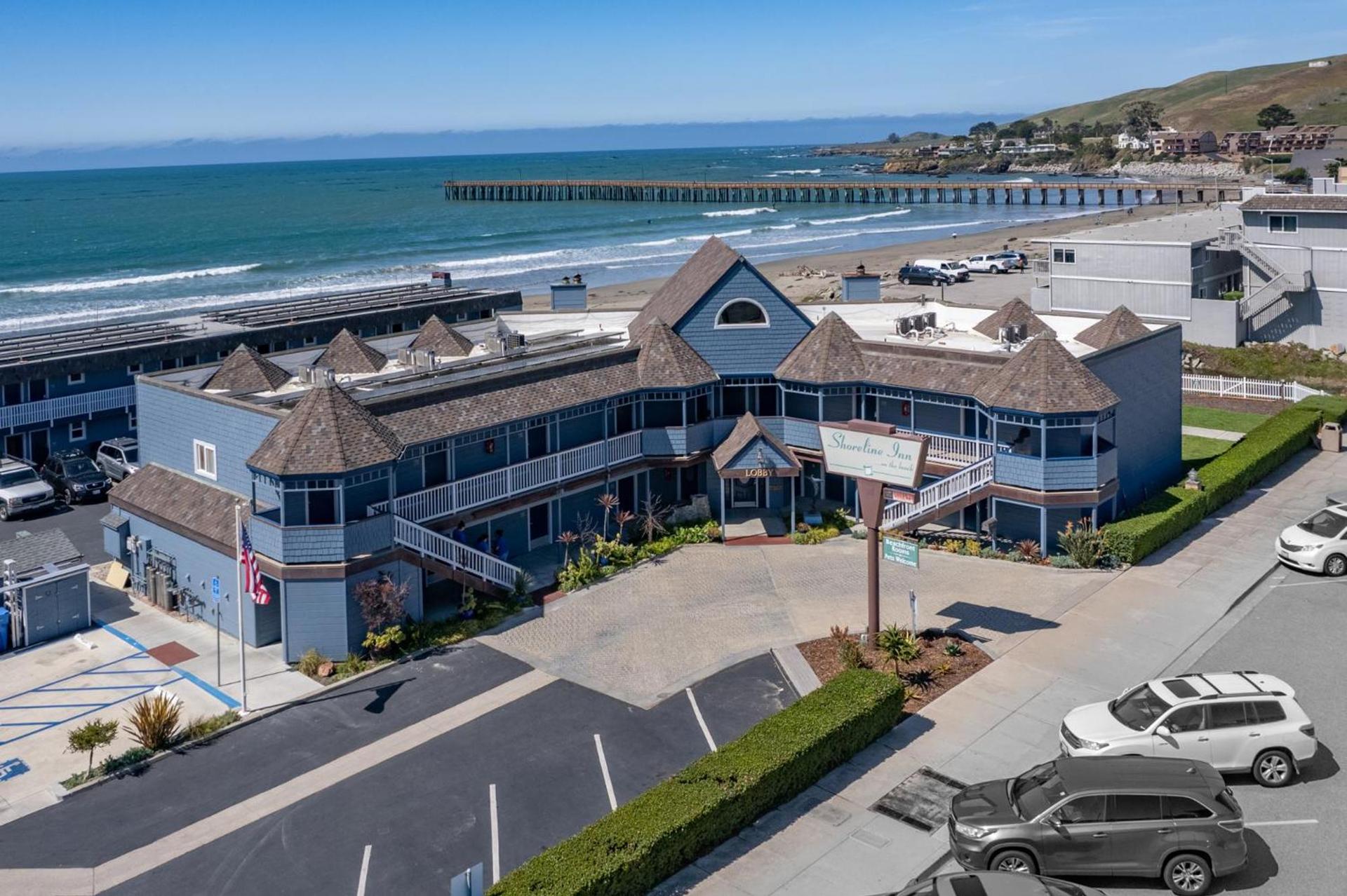Shoreline Inn...on the beach photo 22