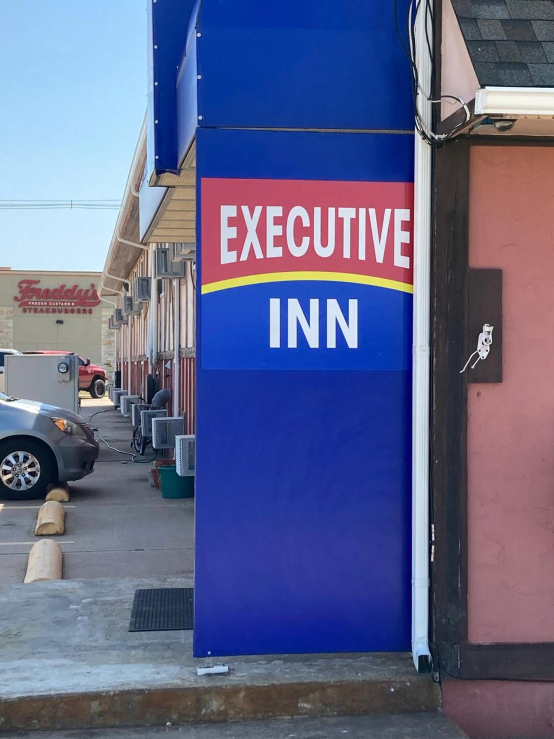Executive Inn photo 26