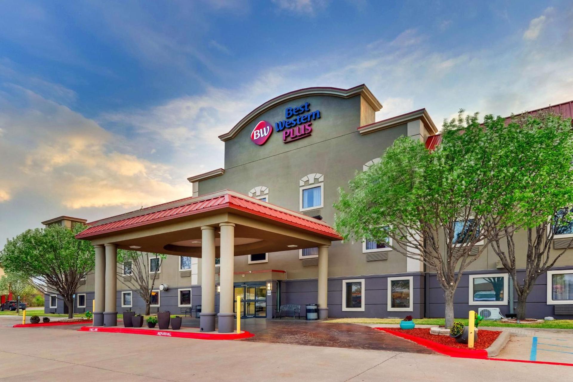 Best Western Plus University Inn & Suites photo 1