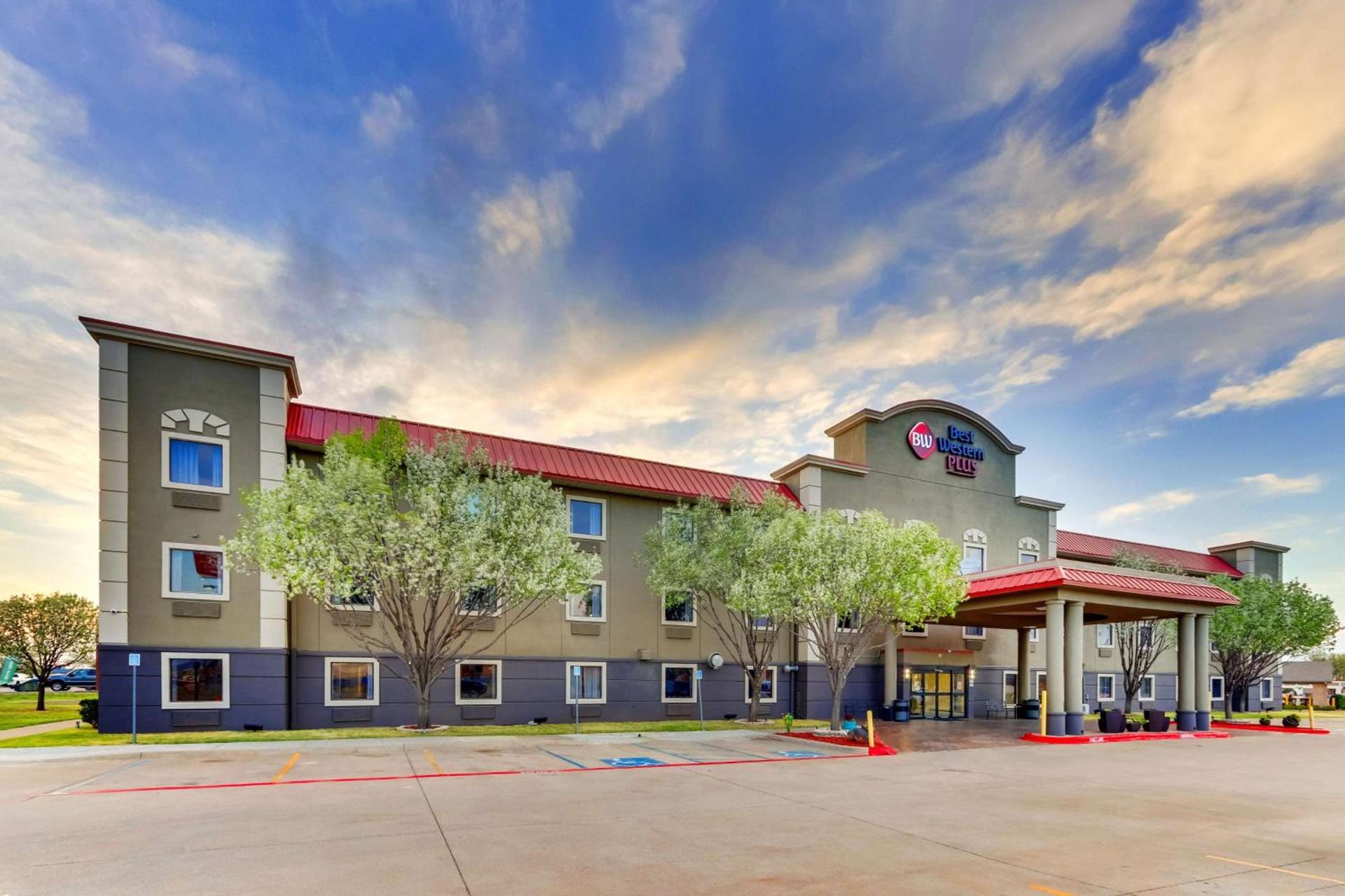 Best Western Plus University Inn & Suites photo 7