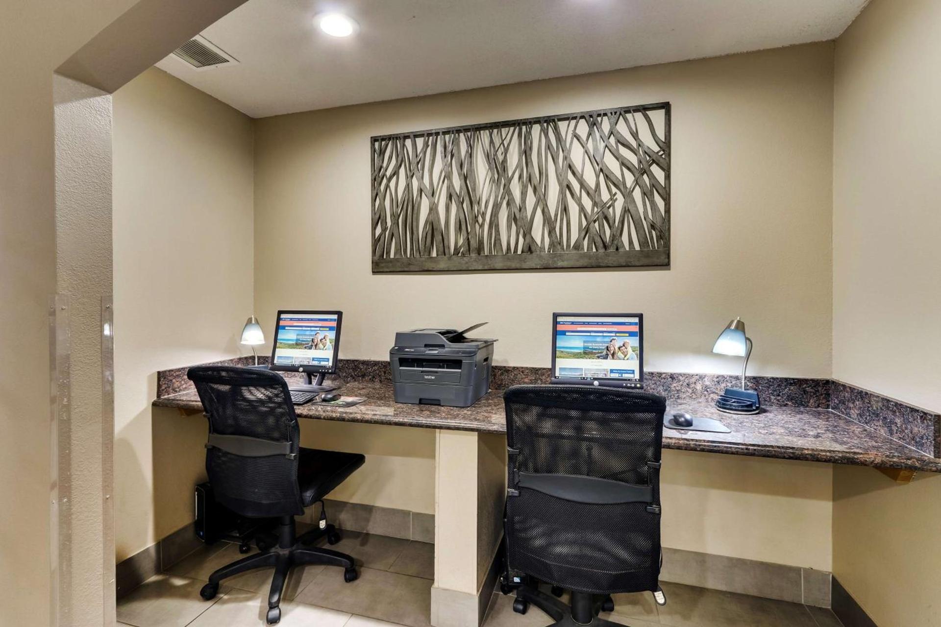 Best Western Plus University Inn & Suites photo 35