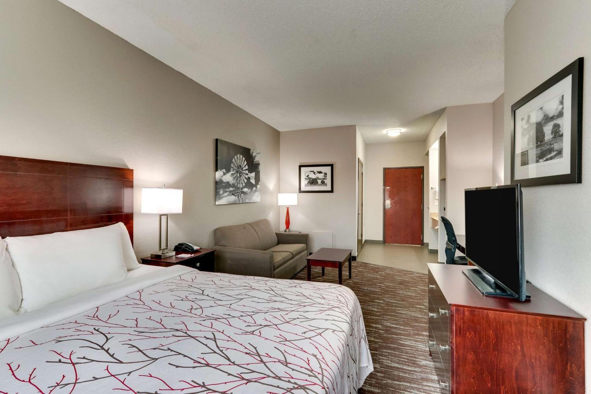 Best Western Plus University Inn & Suites photo 10