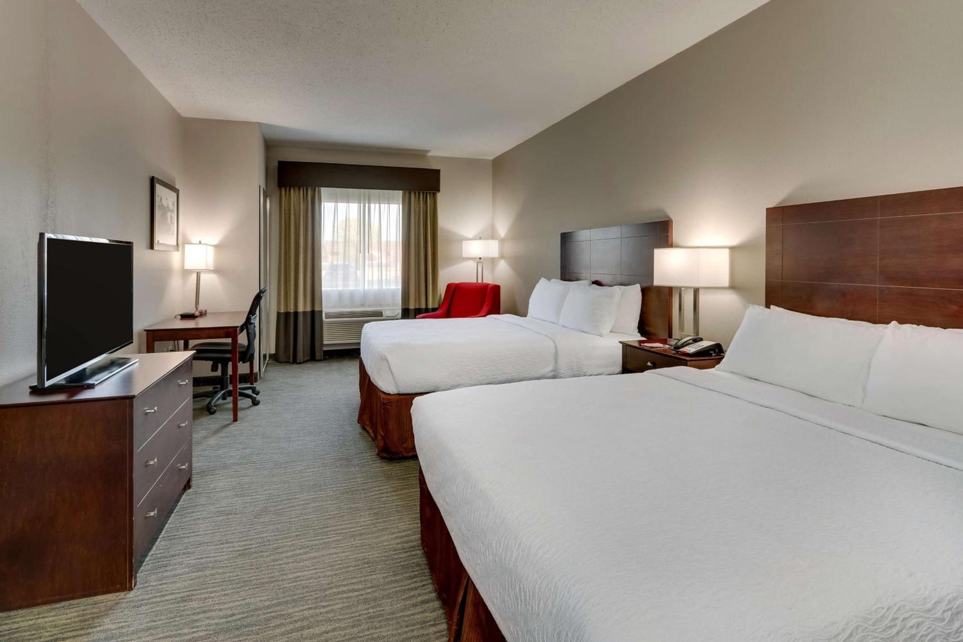 Best Western Plus University Inn & Suites photo 5