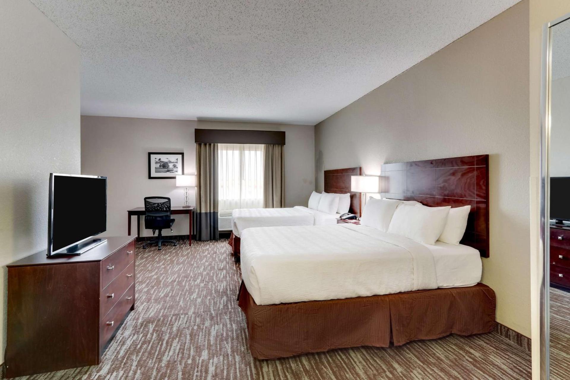 Best Western Plus University Inn & Suites photo 26