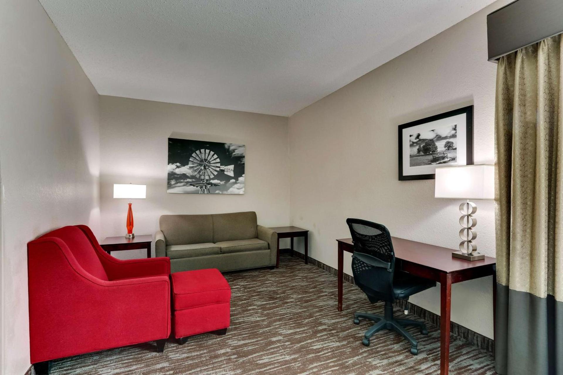 Best Western Plus University Inn & Suites photo 28