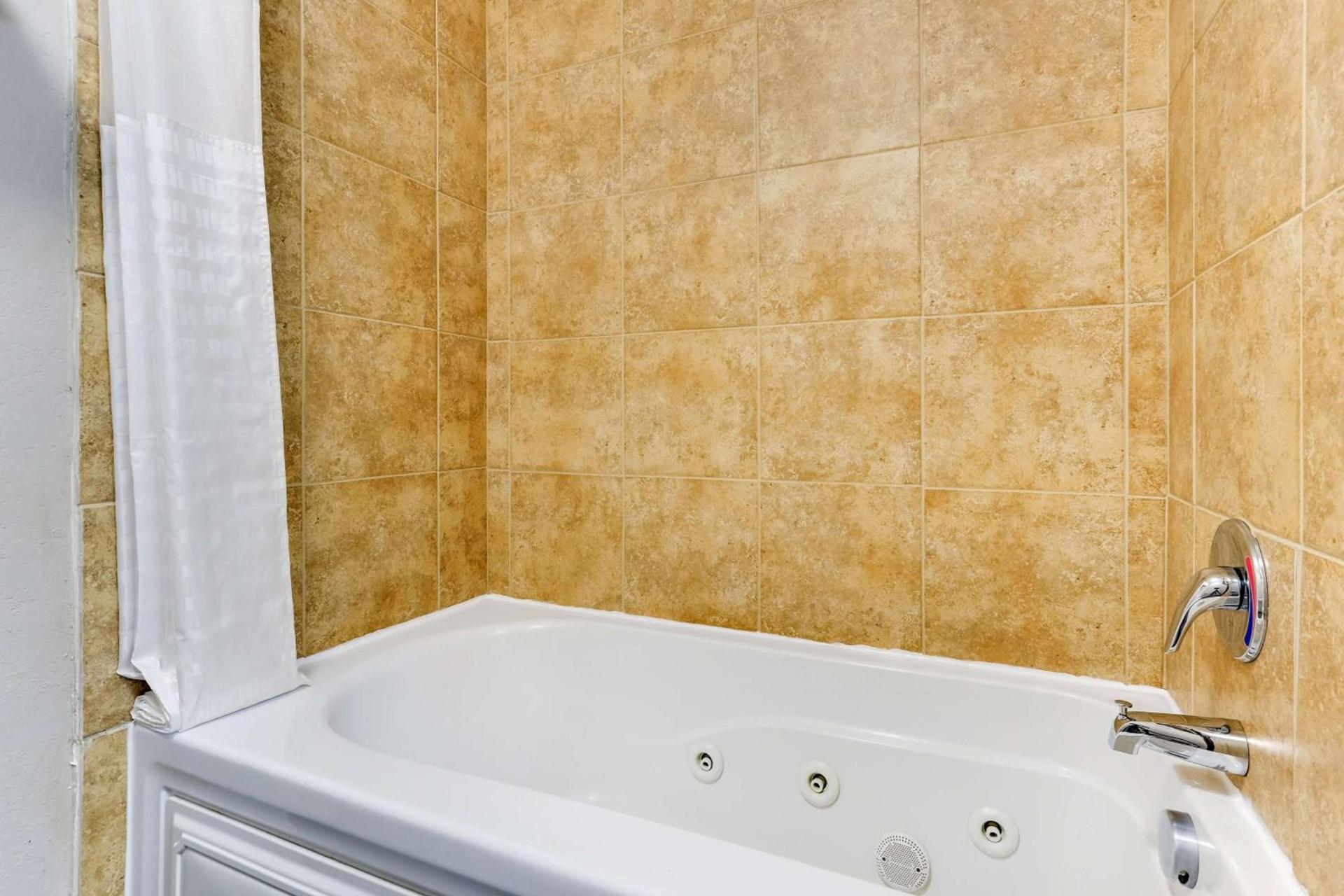 Best Western Plus University Inn & Suites photo 15