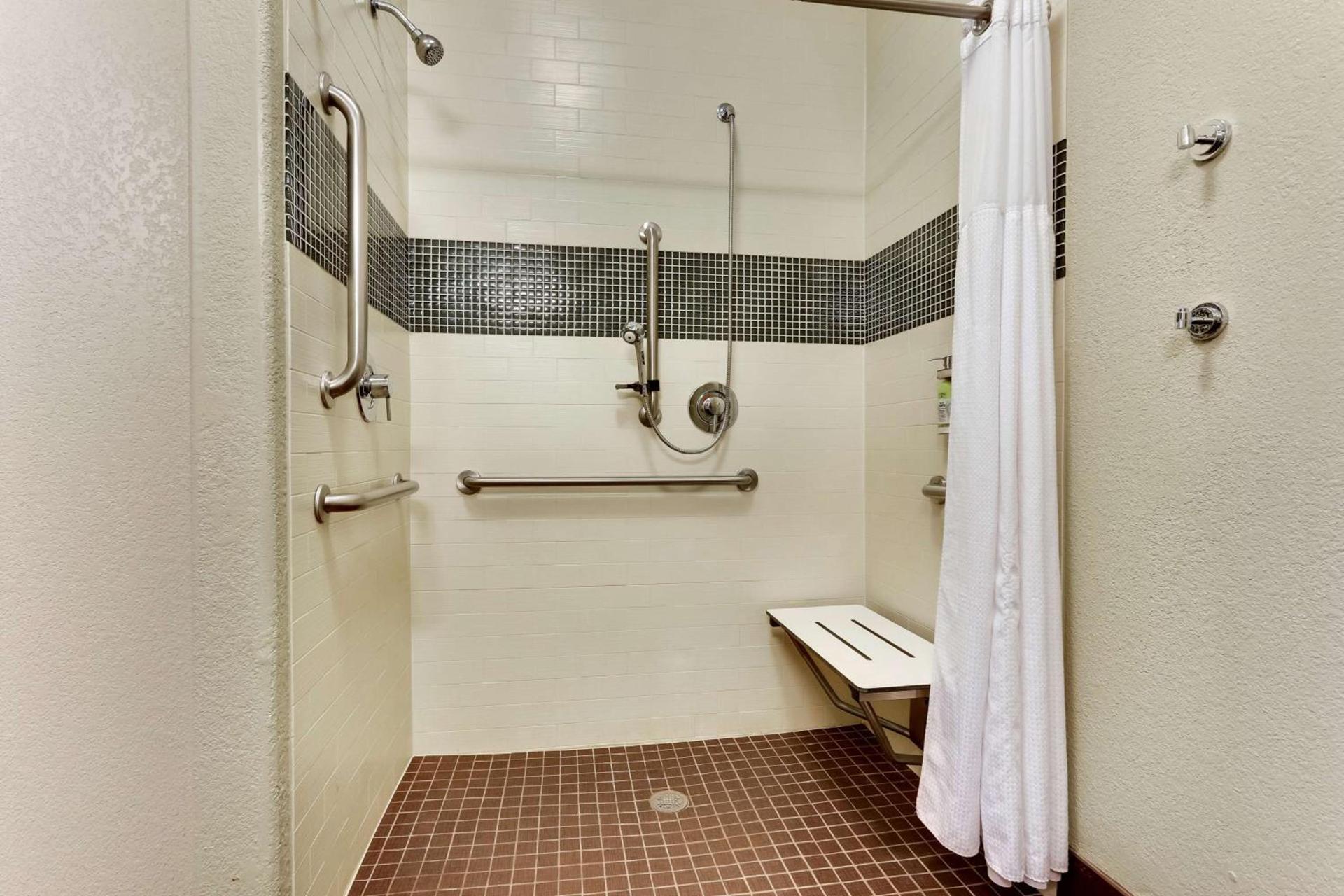Best Western Plus University Inn & Suites photo 31