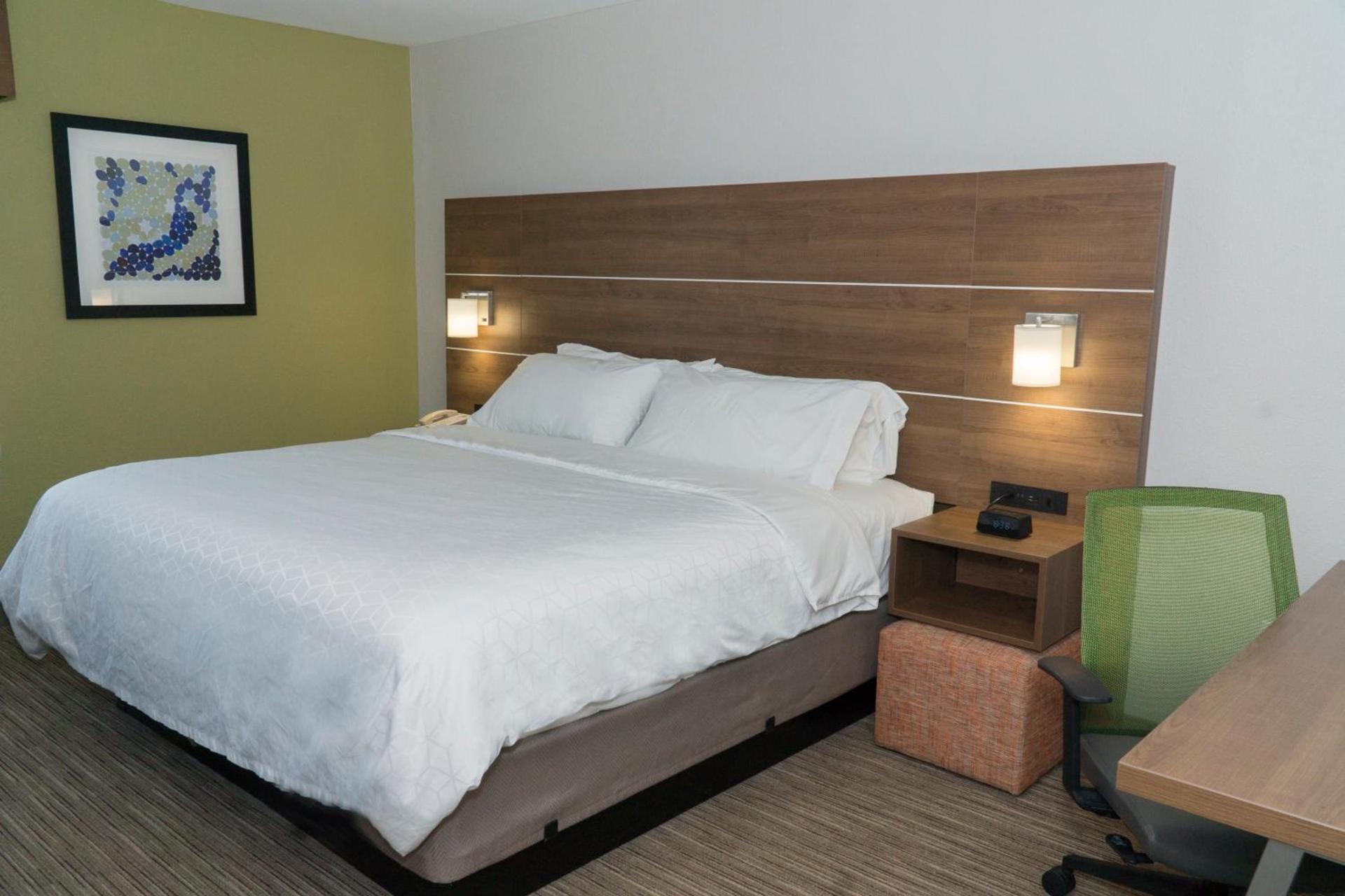Holiday Inn Express Hotel & Suites Madison by IHG photo 55