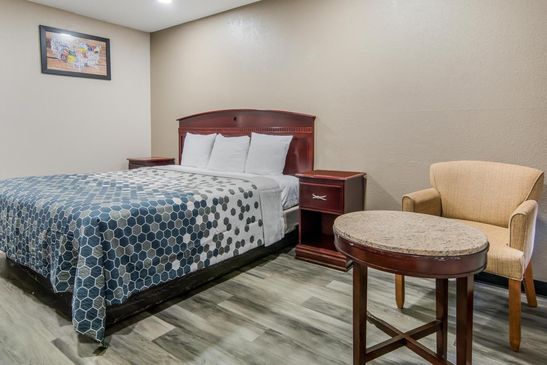 Super 8 by Wyndham Waco North I-35 photo 48