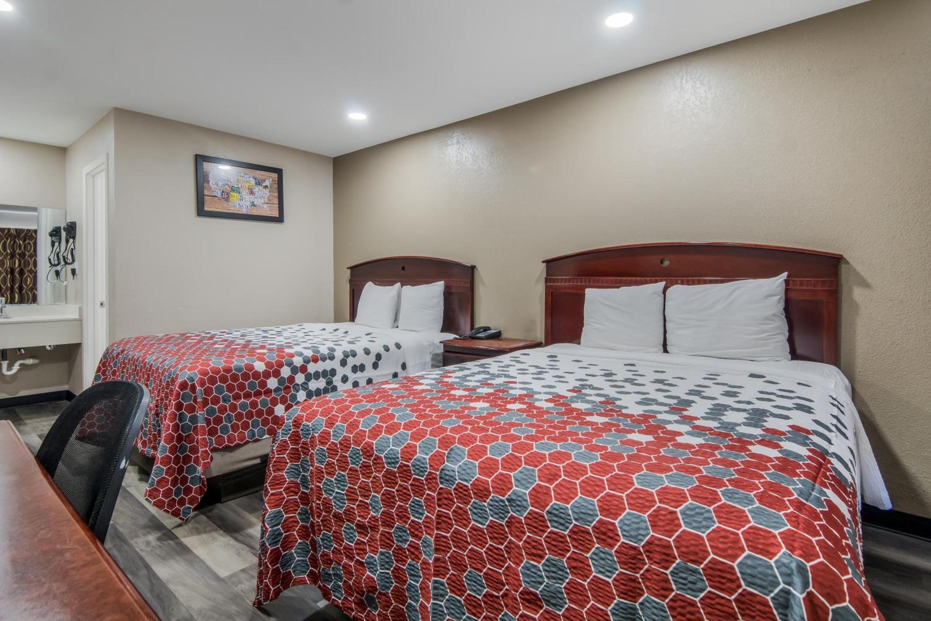 Super 8 by Wyndham Waco North I-35 photo 30