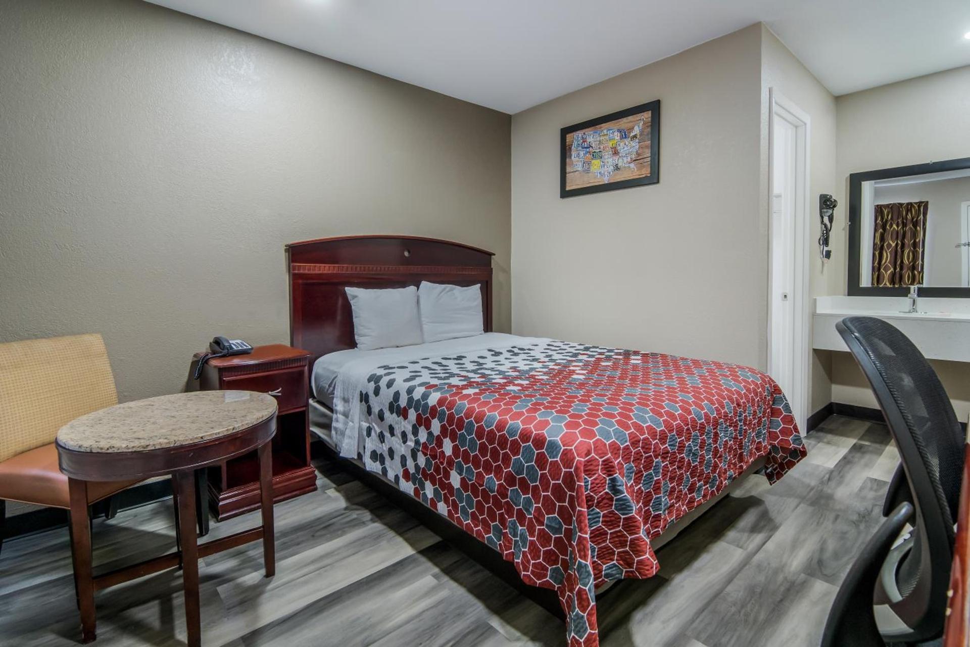 Super 8 by Wyndham Waco North I-35 photo 52
