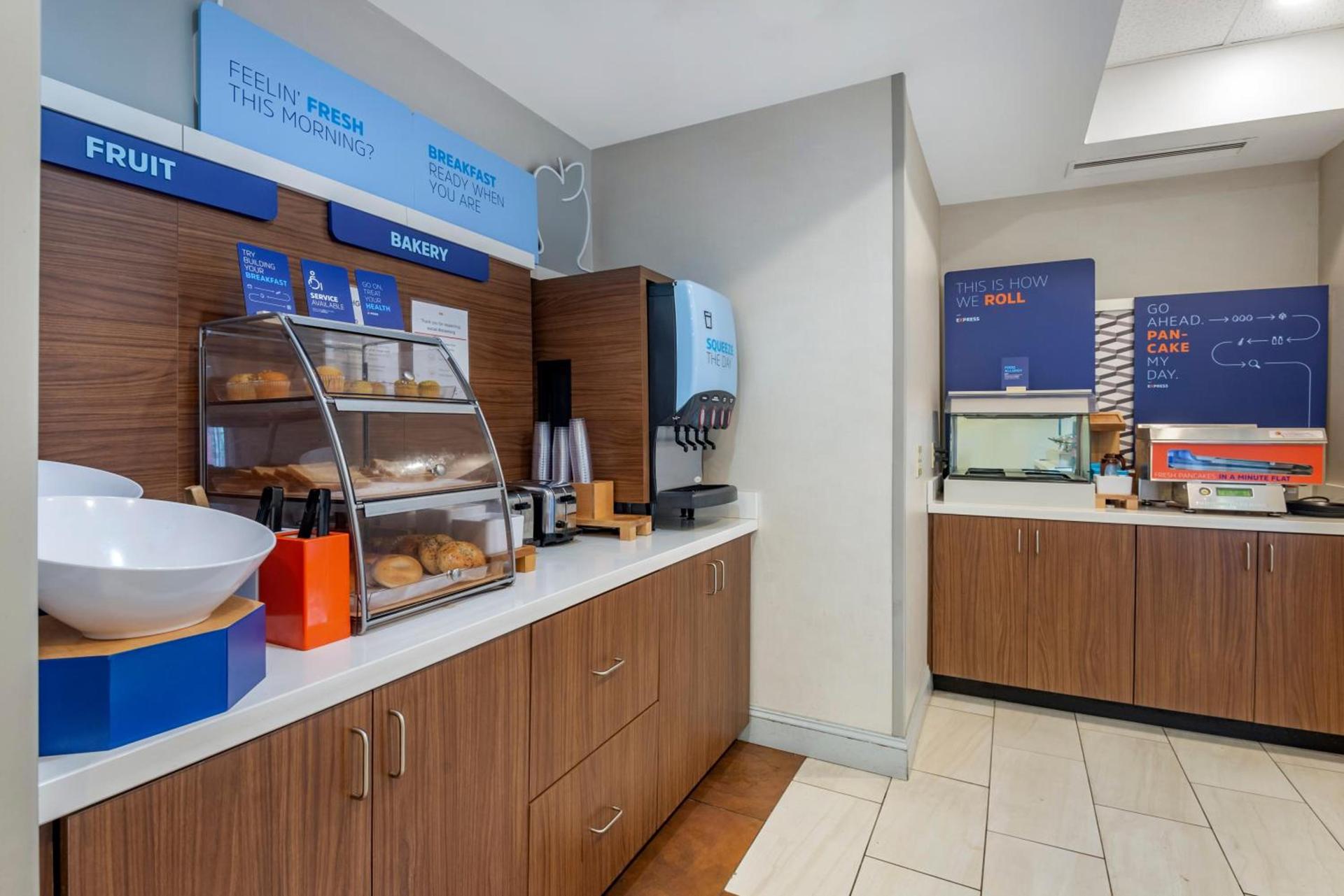 Holiday Inn Express Charlotte West - Gastonia by IHG photo 28