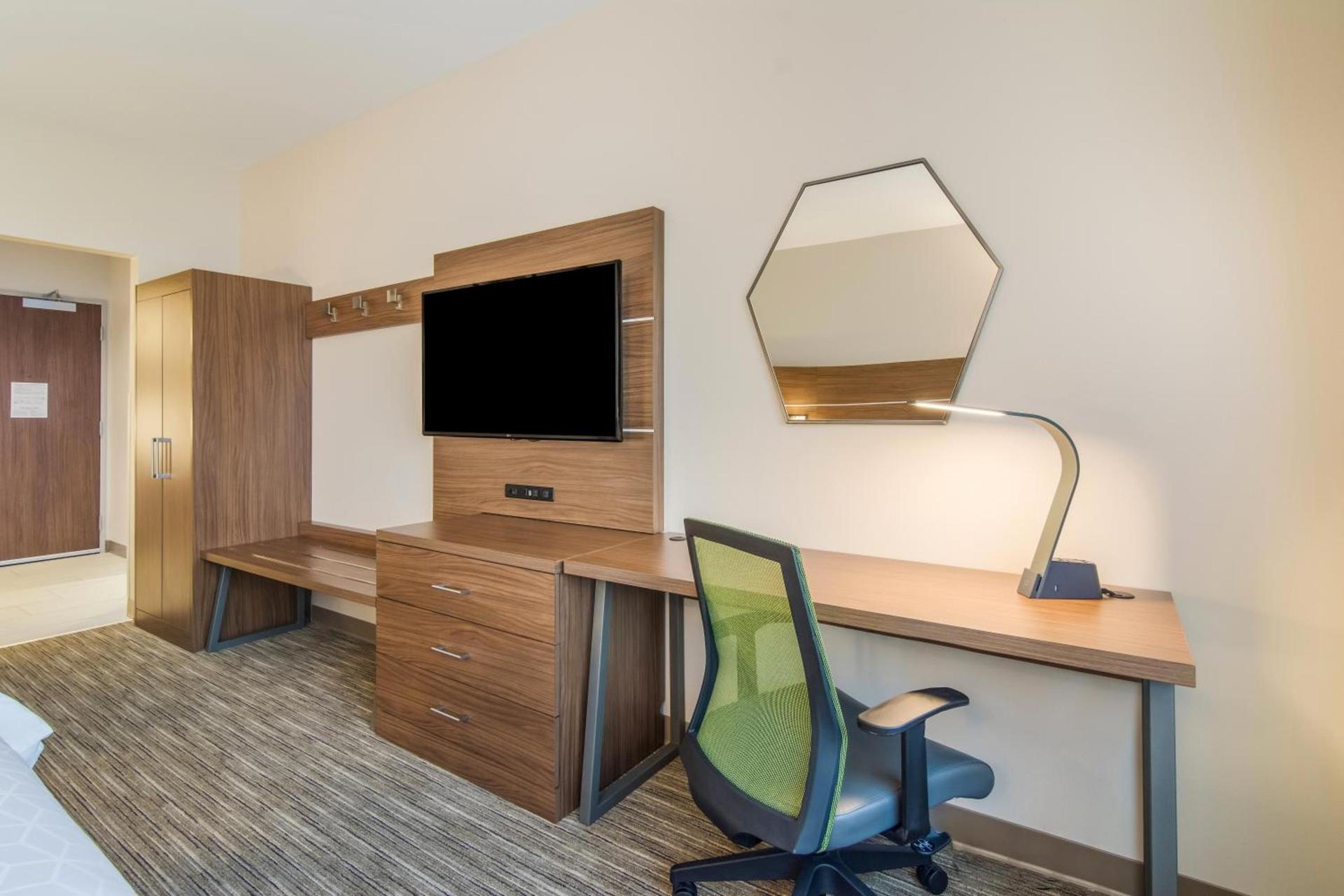 Holiday Inn Express & Suites - Asheboro by IHG photo 47