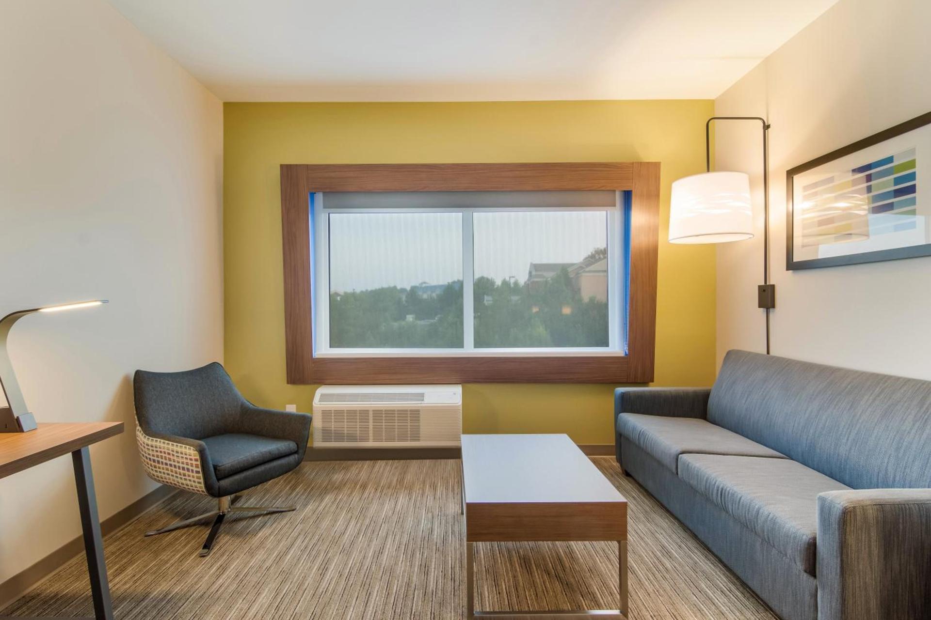 Holiday Inn Express & Suites - Asheboro by IHG photo 40